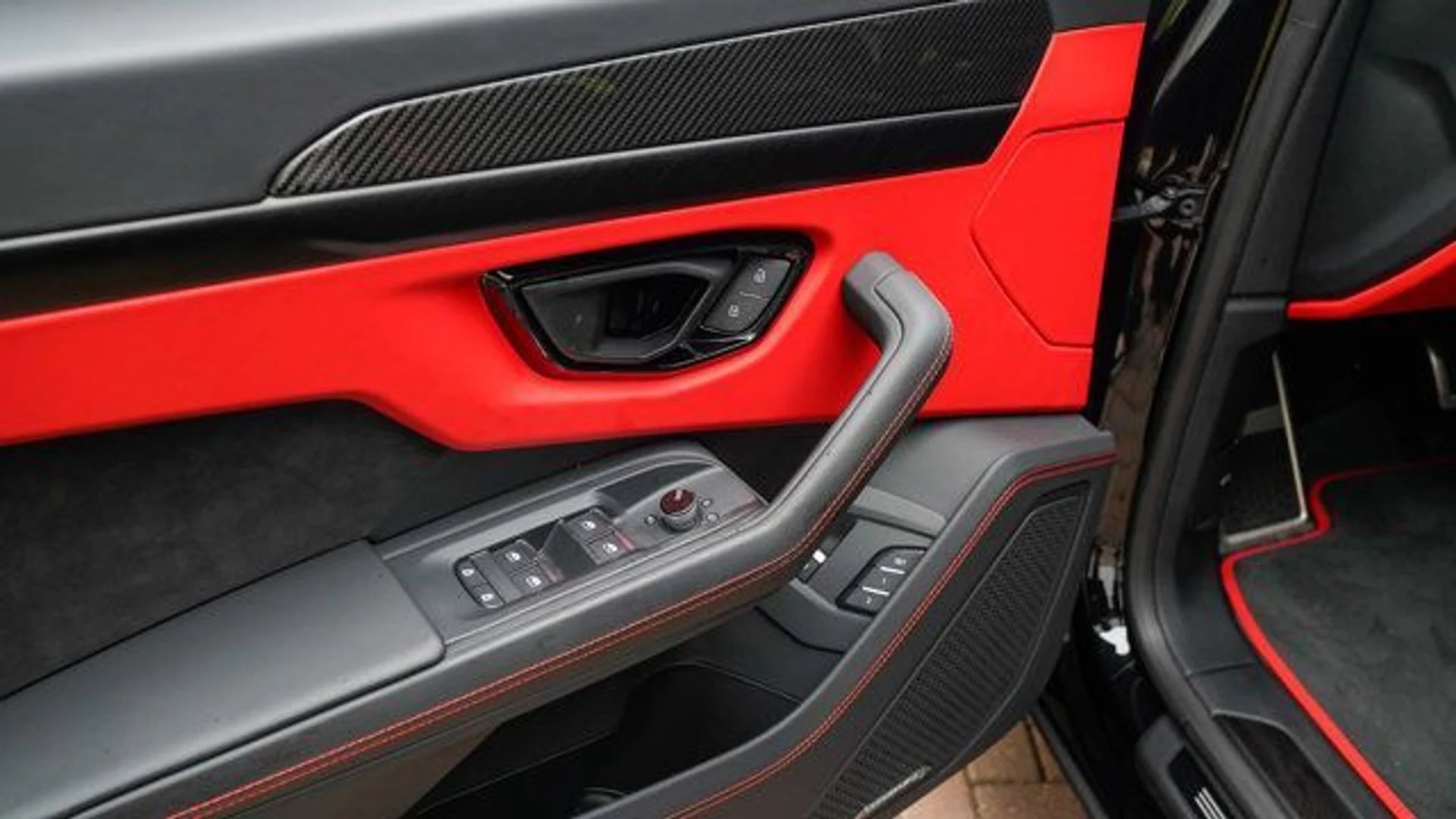 mph048_727994204_22877179_49_640_5ace03f1d3