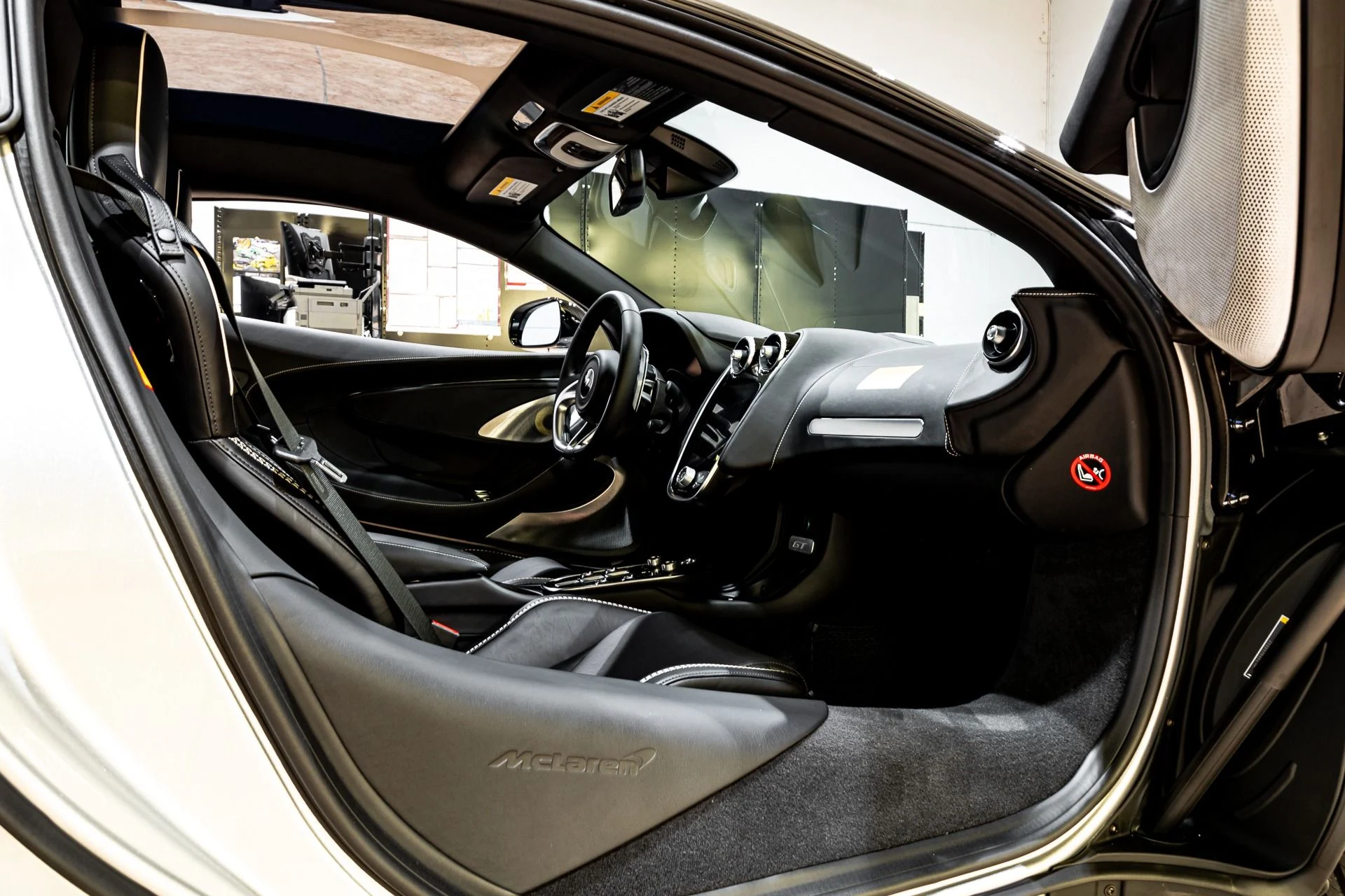 mph048_742682284_137_p49_l_0aa65229e9