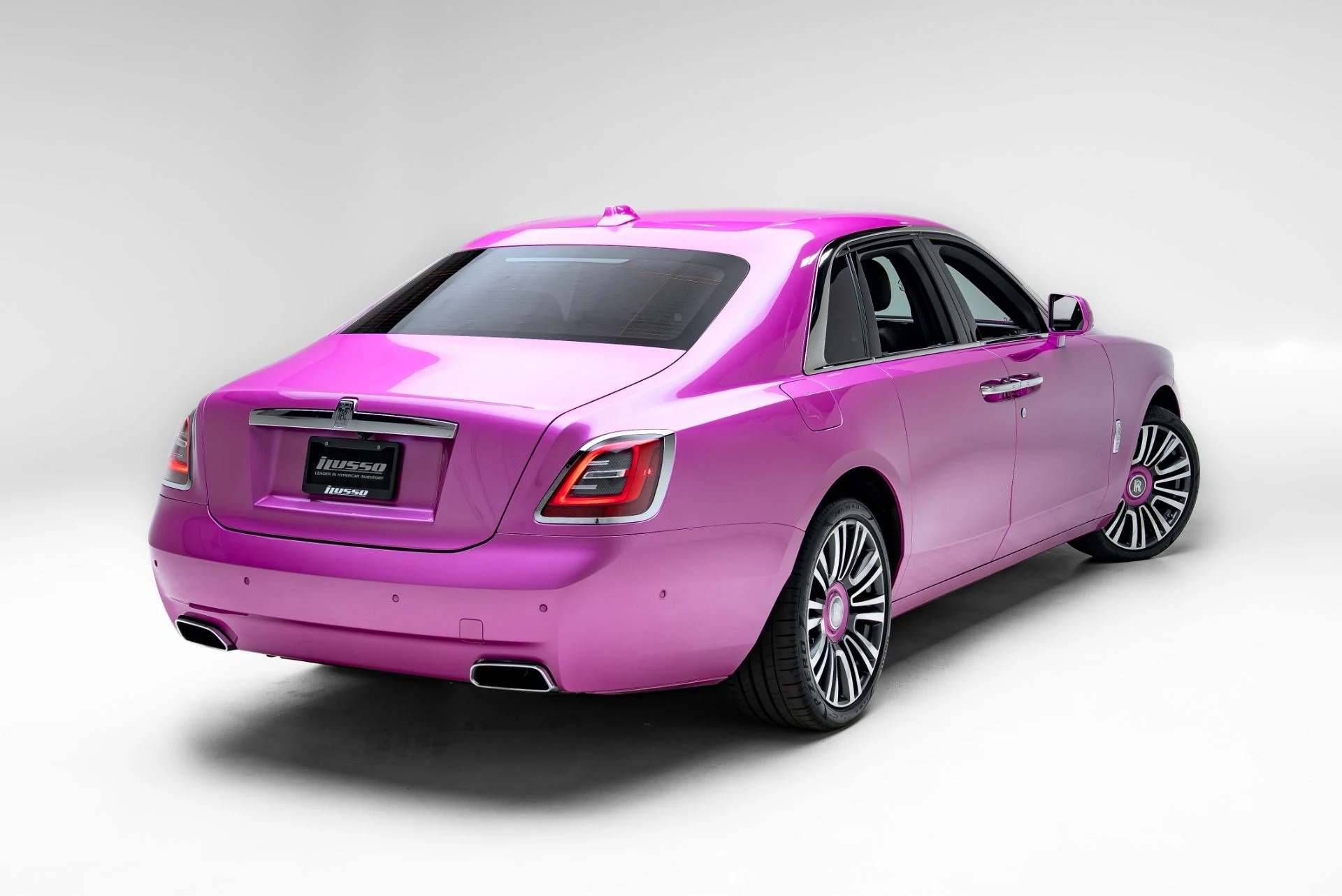 mph048_751610257_Used_2021_Rolls_Royce_Ghost_1777047146_399277efbd