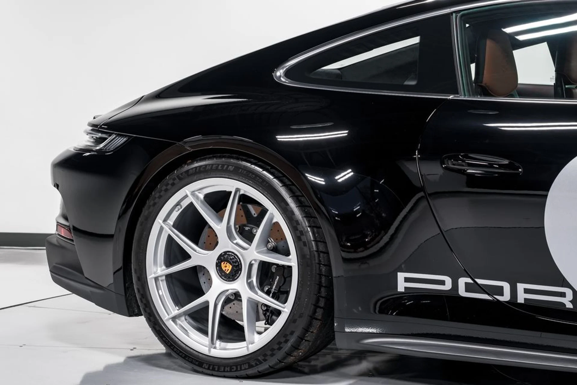 mph048_755531508_8d39401e9bc87372dcc6c91bd4b3565ax_3b5efee716