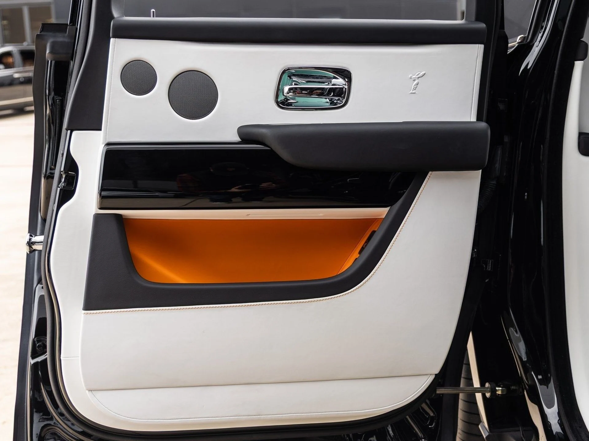 mph048_755603265_49_81e5ea2c57