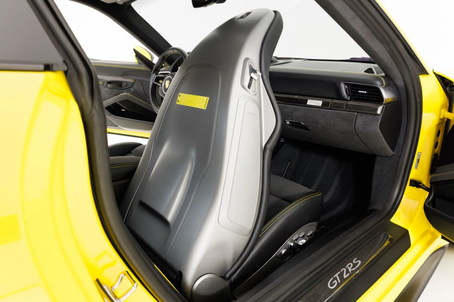 mph048_772437285_Used_2018_Porsche_911_GT_2_RS_1787778689_ed4e36bd8b