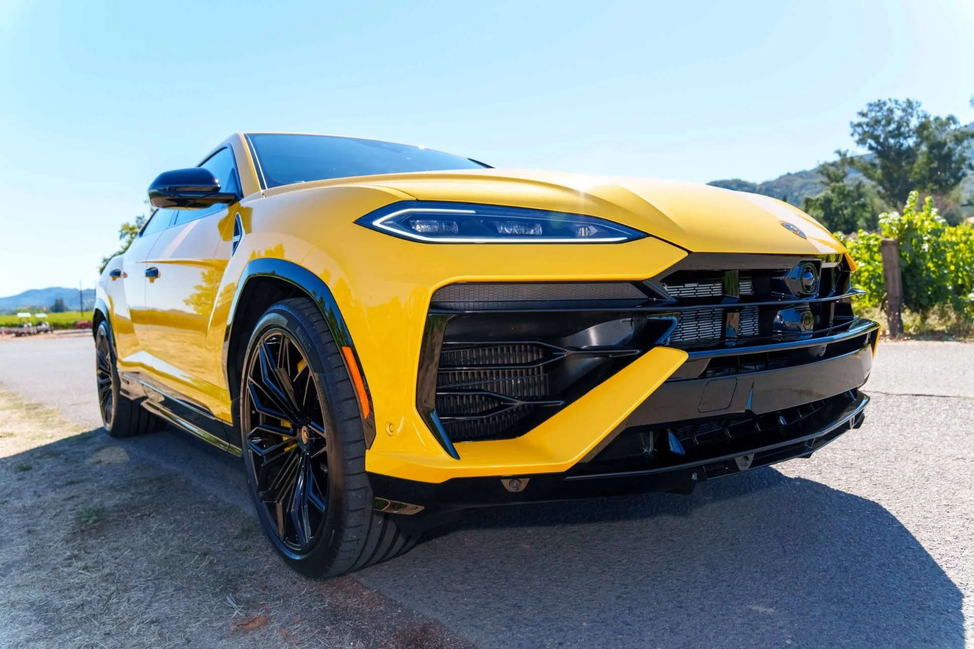 mph048_791669910_Used_2025_Lamborghini_Urus_SE_1759793259_36c0621102