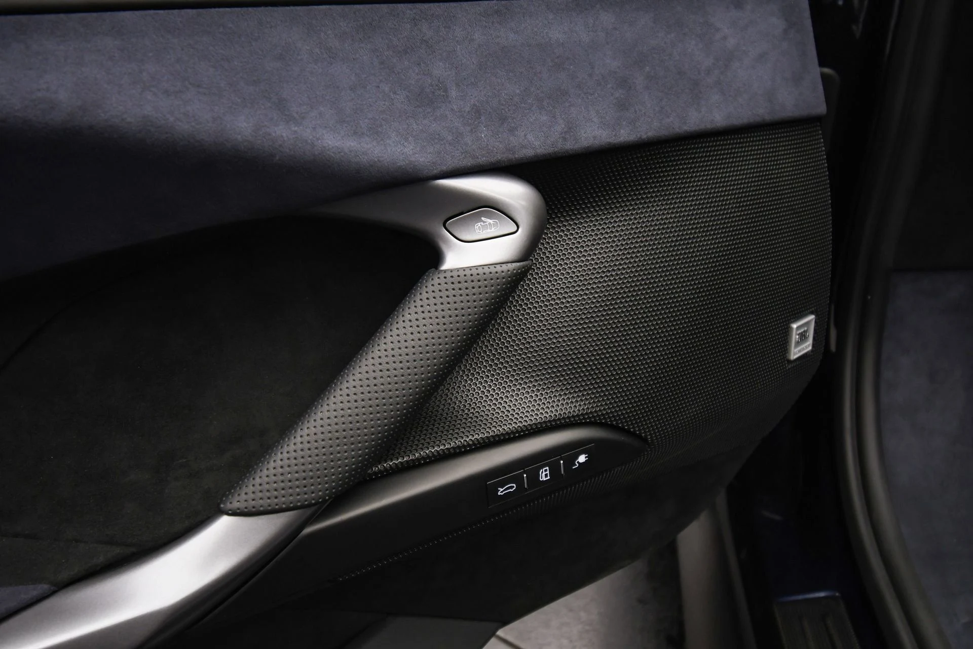 mph048_793494426_f3c9a1a5c2aa47089fb0233a83d3335c_2c73f4cf4e