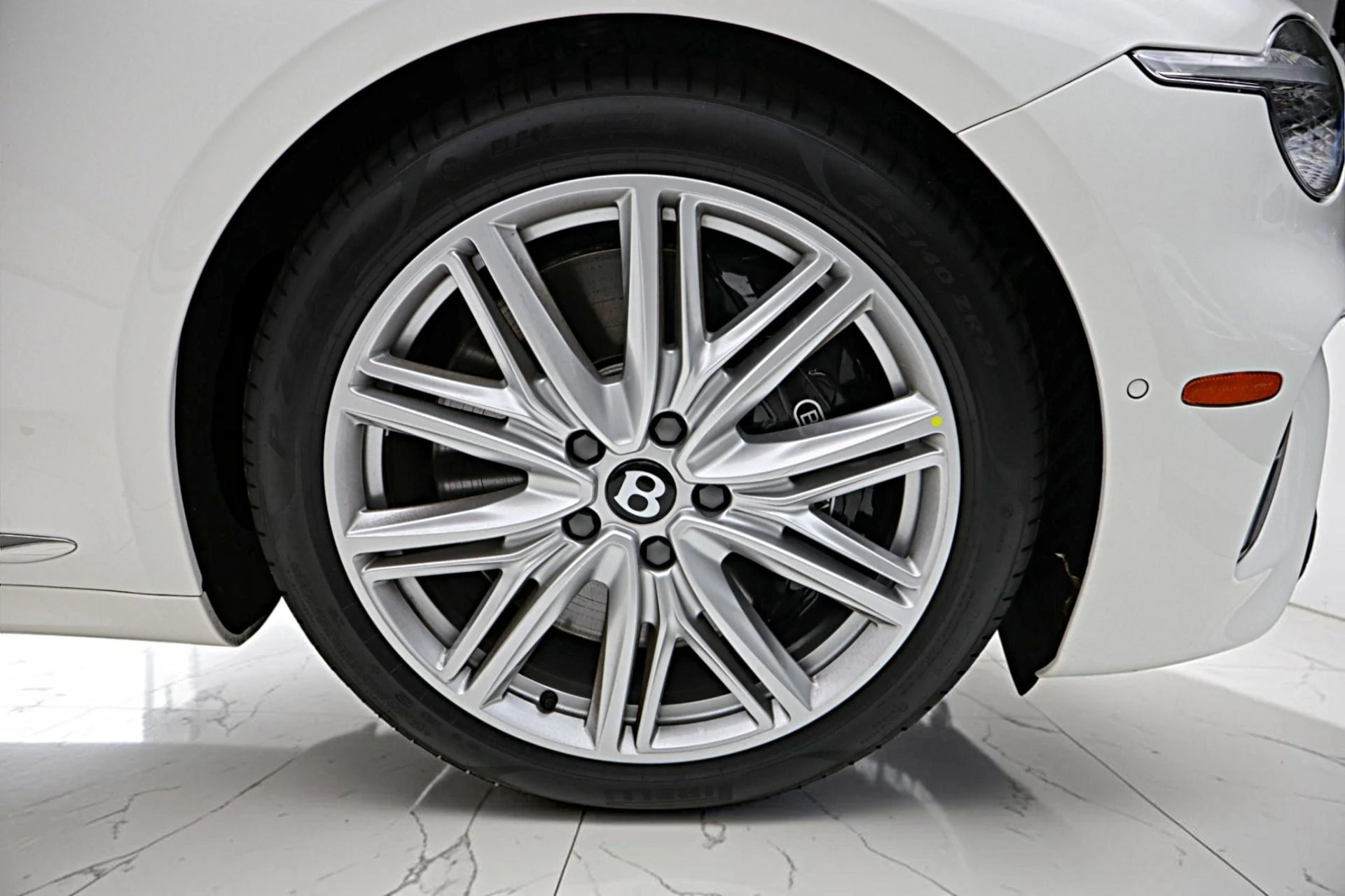 mph048_796410671_New_2026_Bentley_Continental_GTC_ef233105c1