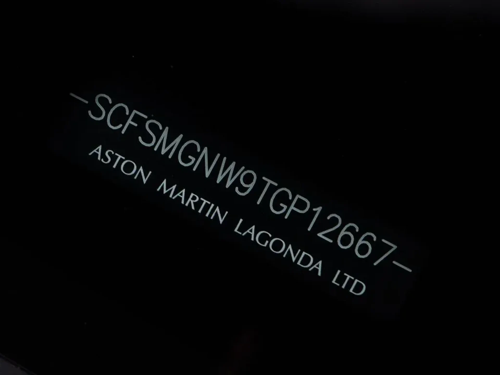 mph048_81230032_c3c3b8dfa3e618316534dbce479ab189_108e4d9ed3