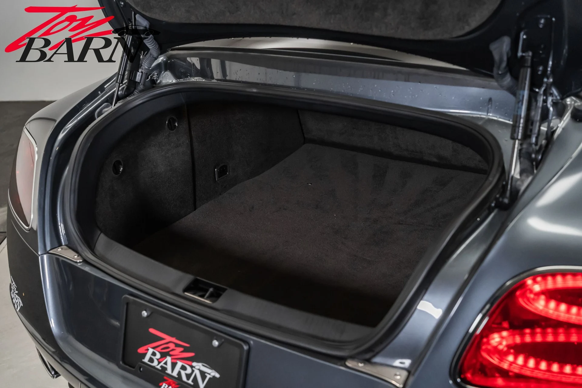 mph048_825832303_ff8768c69edd569b7ace68235c0b9e3dx_991b919ff4