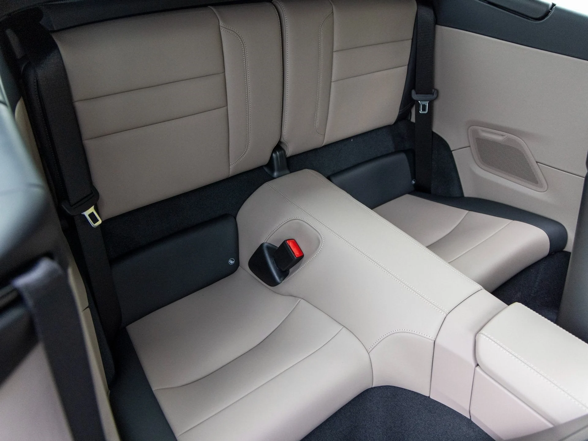 mph048_828641402_49_cacac997dd