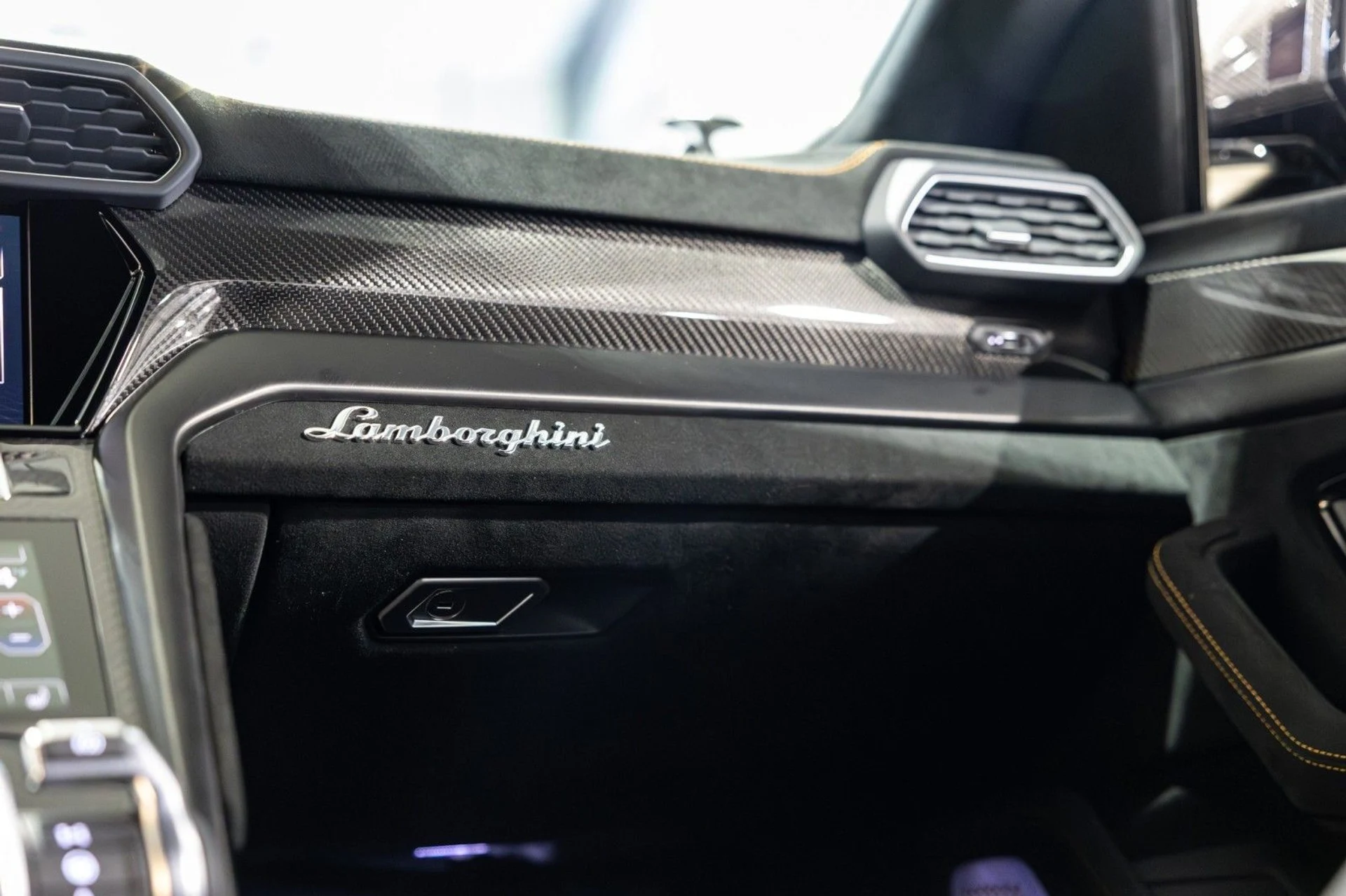 mph048_861684830_j_Q_39e5893b80