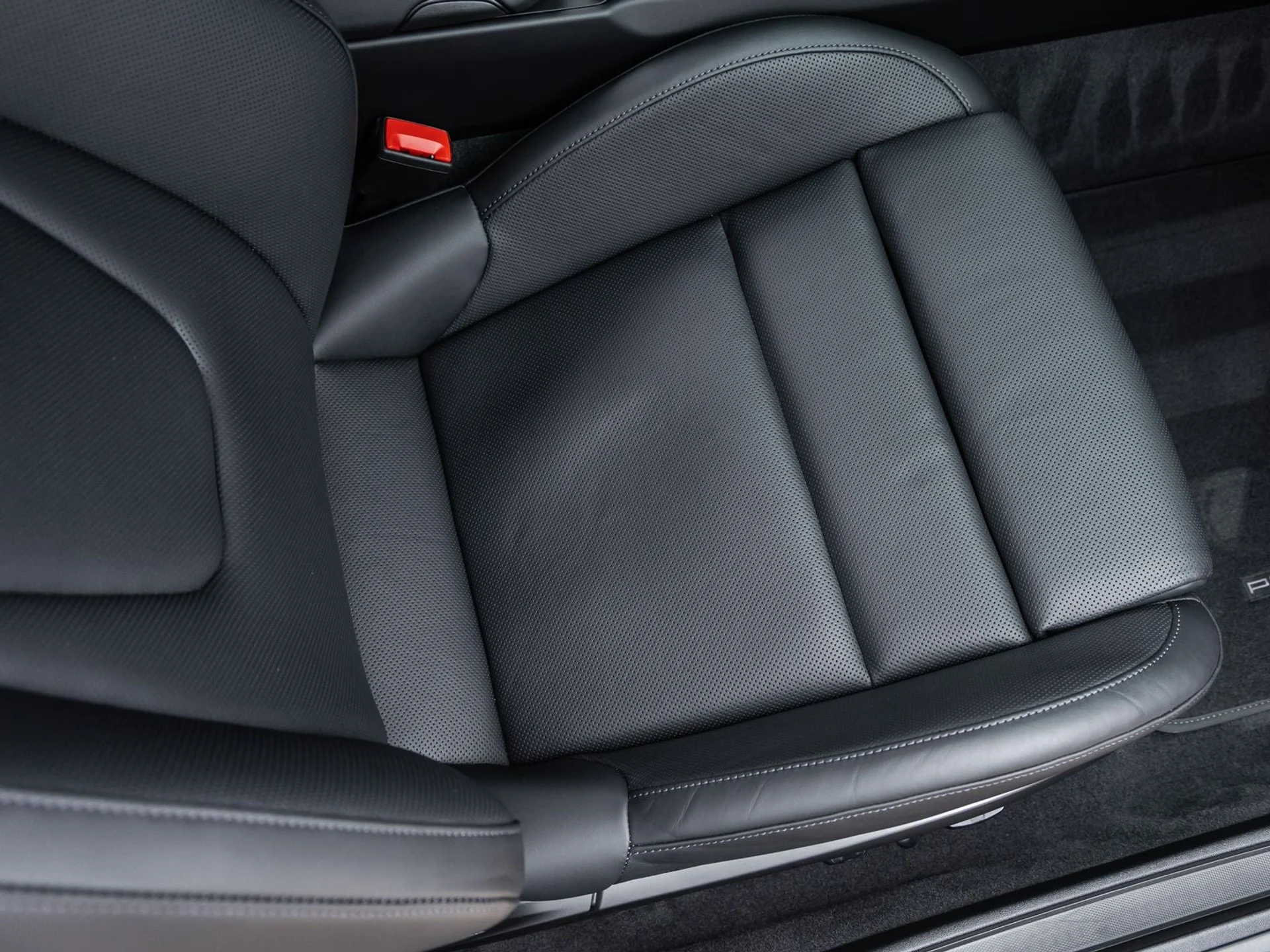 mph048_862220243_49_a61c81e527