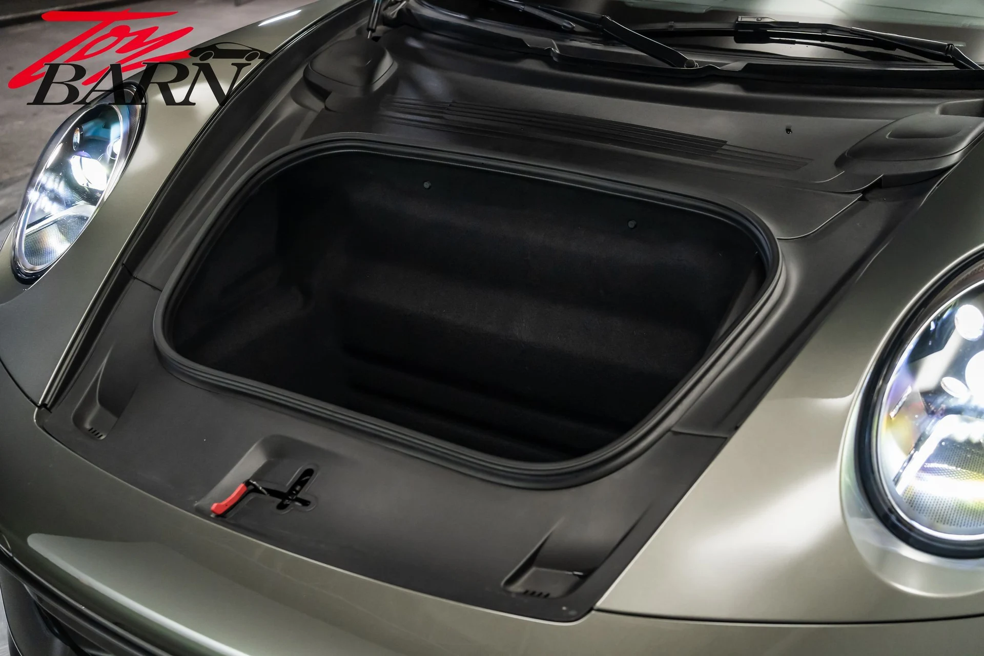 mph048_866660337_def94189a2333bbb9af7838d13e1229cx_8937adedb5