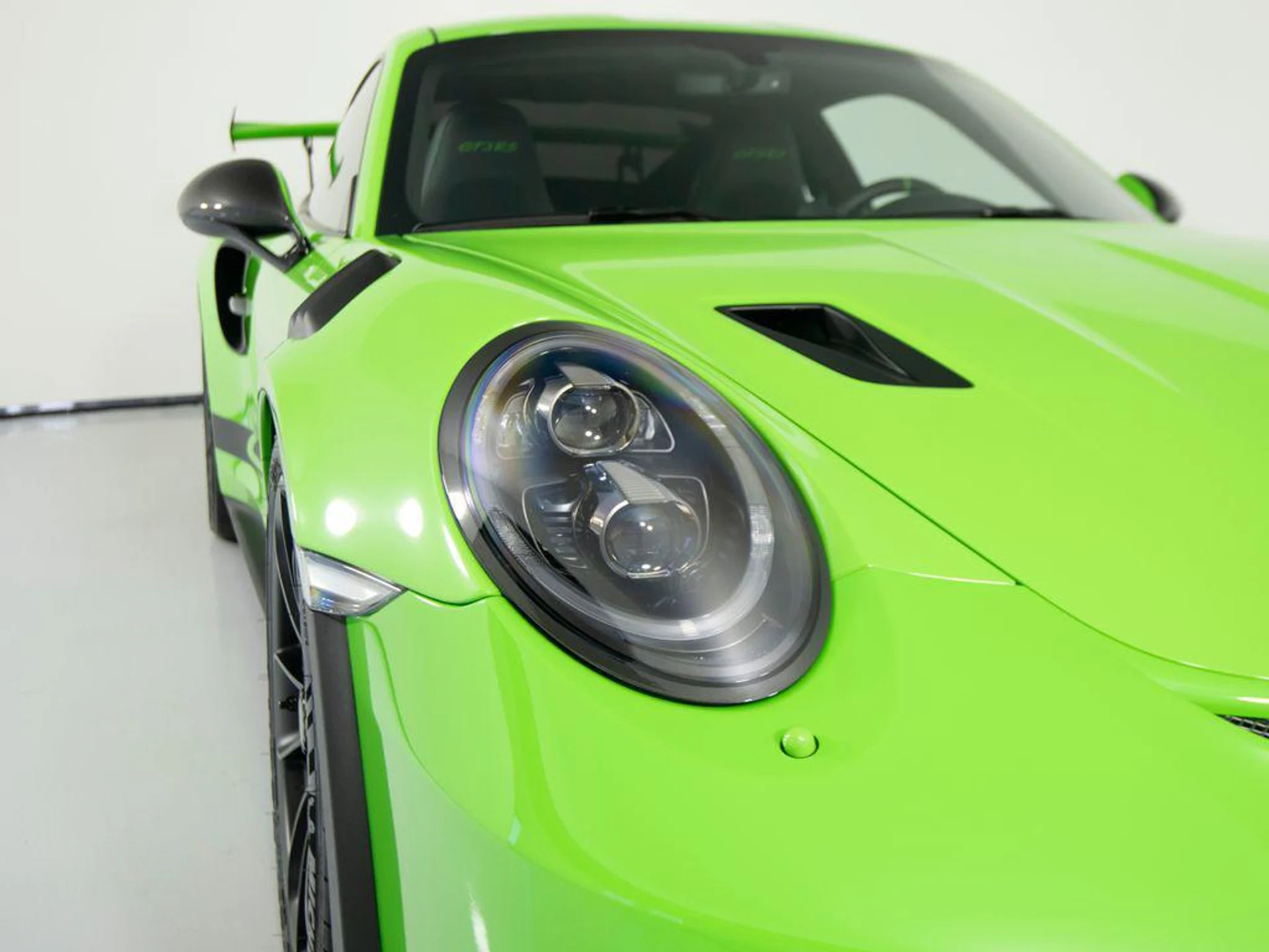 mph048_871127426_mbst_L_Lop_Wqd_Usqm4_B5_RKN_9oo1_U4_8d274b8500