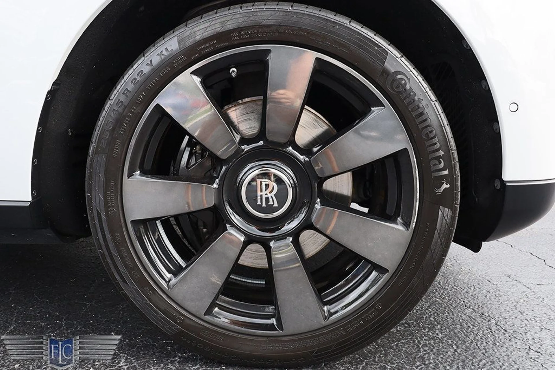 mph048_871346928_used_2019_rolls_royce_cullinan_sportutility_6305_22963693_49_1024_05f99d2935