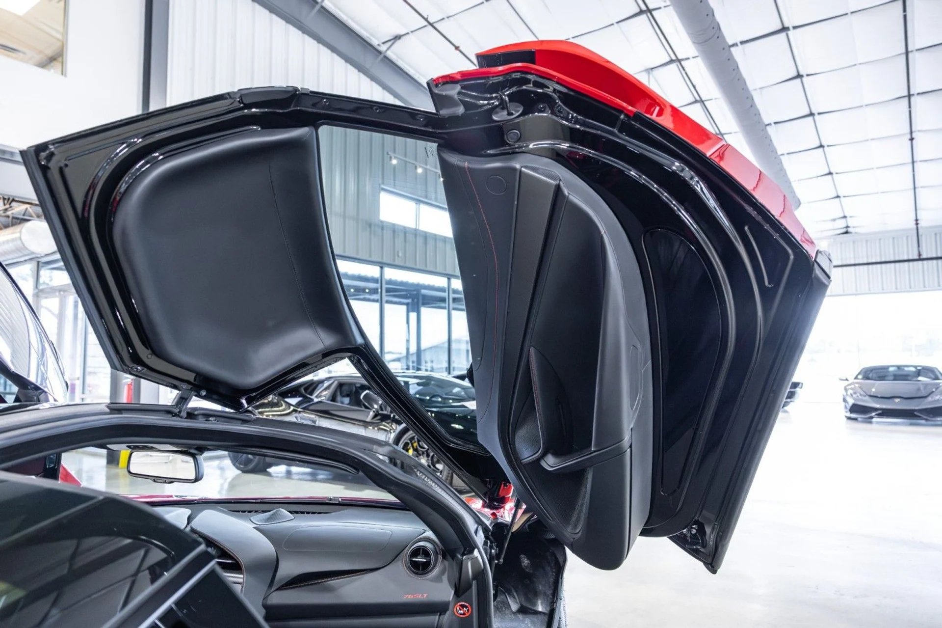 mph048_884103173_f_Q_85e678649b