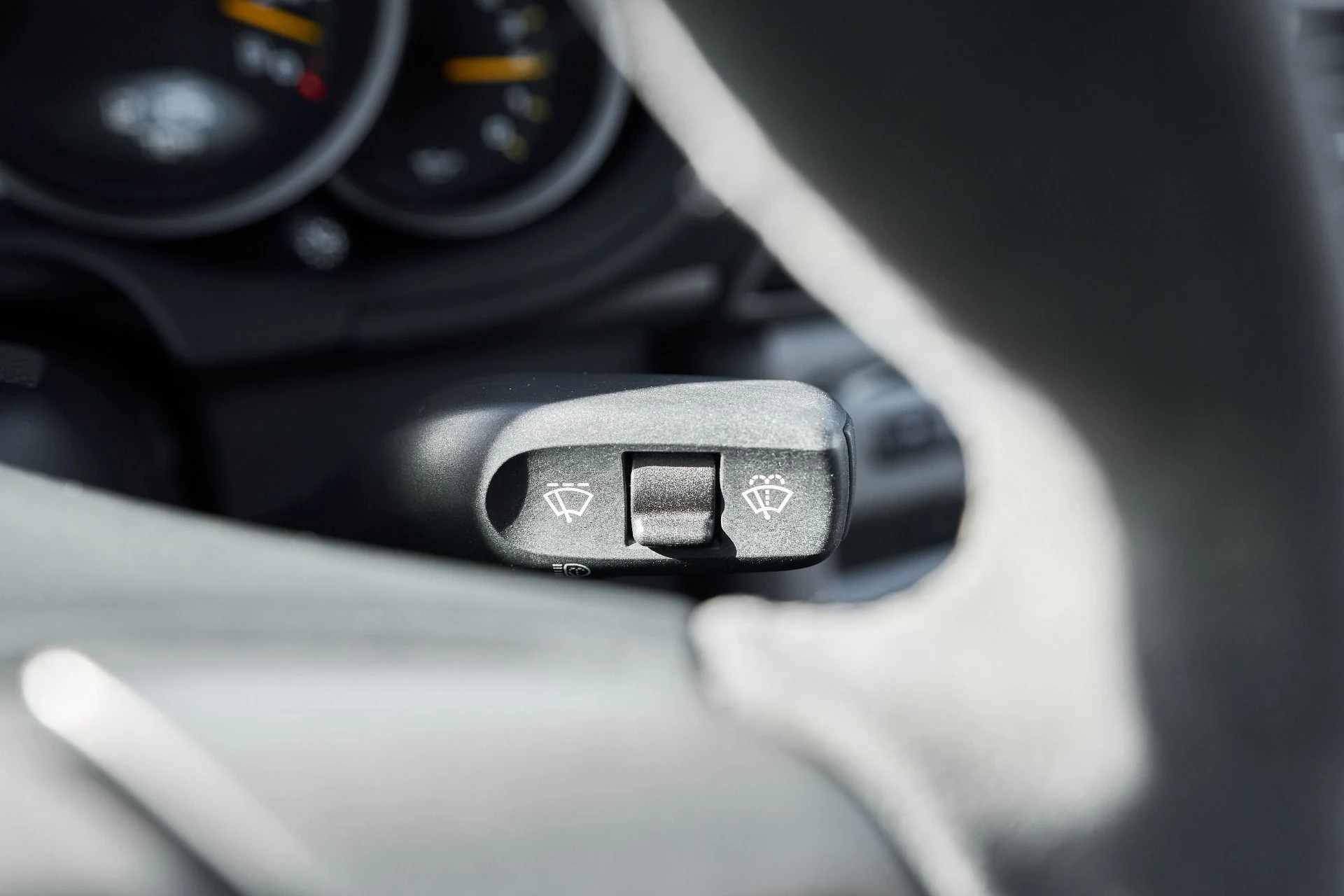 mph048_909887558_Used_2007_Porsche_911_RS_1763228724_f2a6bea59f