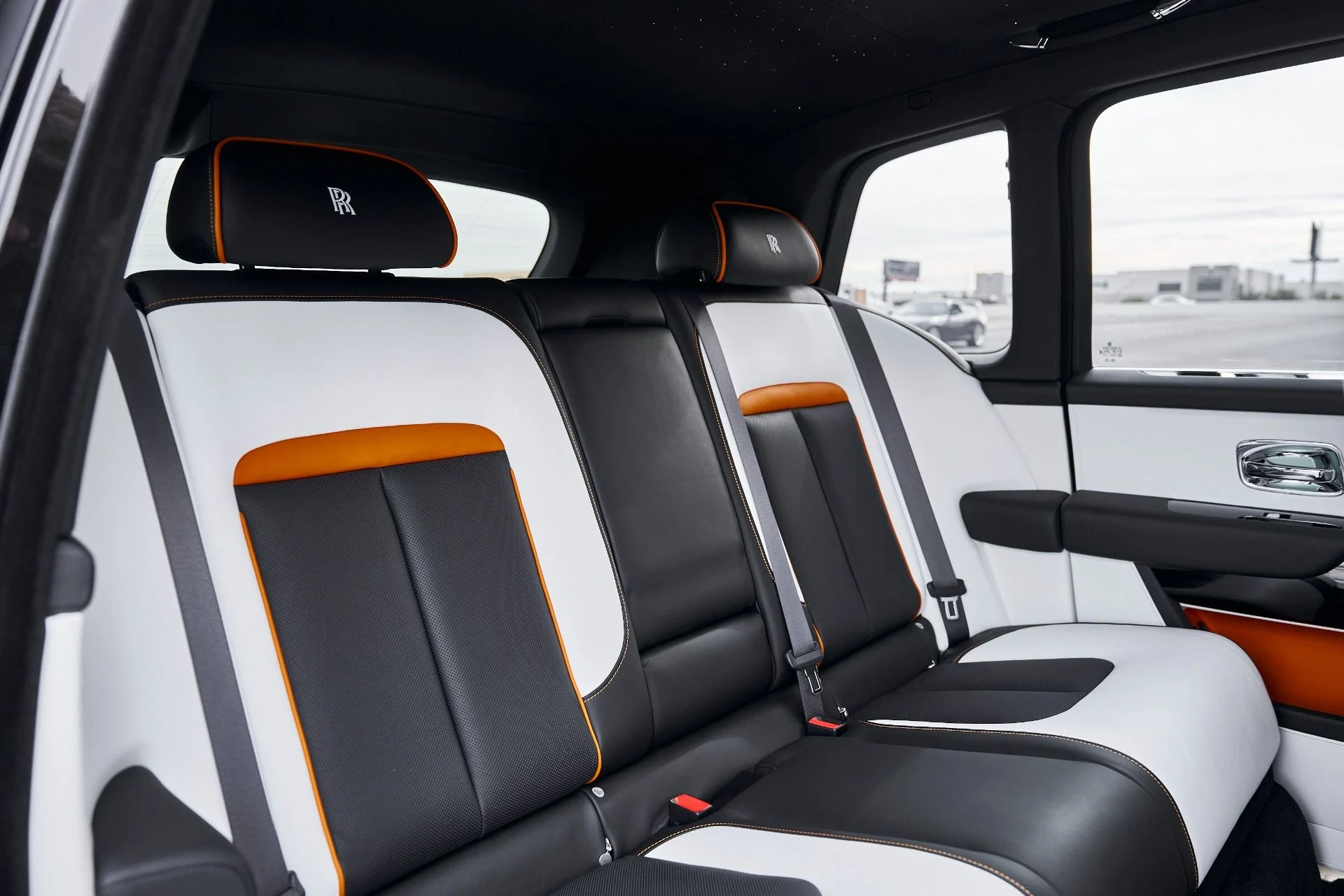 mph048_922763143_Used_2026_Rolls_Royce_Cullinan_Base_1769135831_0b105a14be