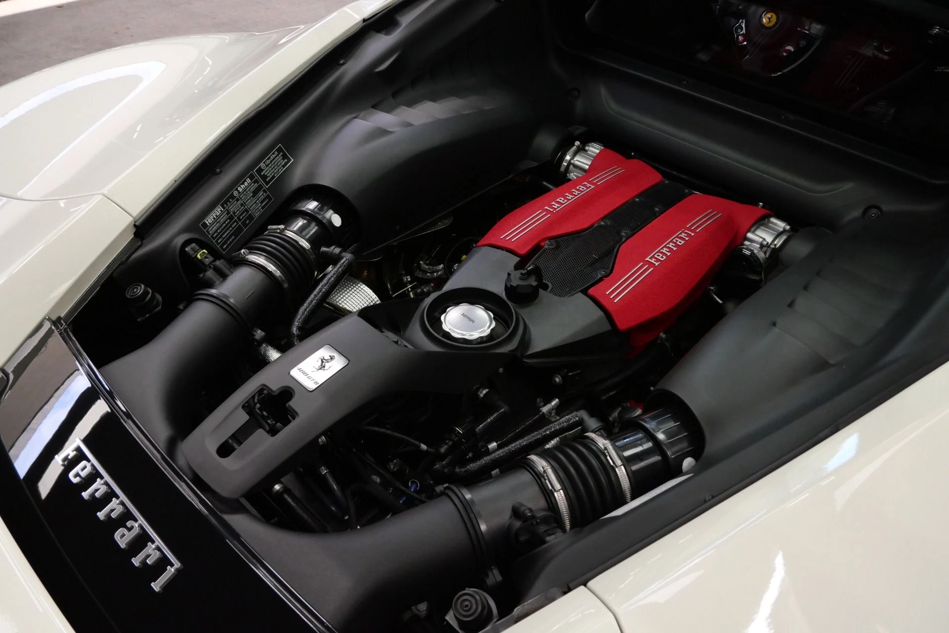 mph048_927047431_Used_2018_Ferrari_488_GTB_1755879022_e6a102e6cd