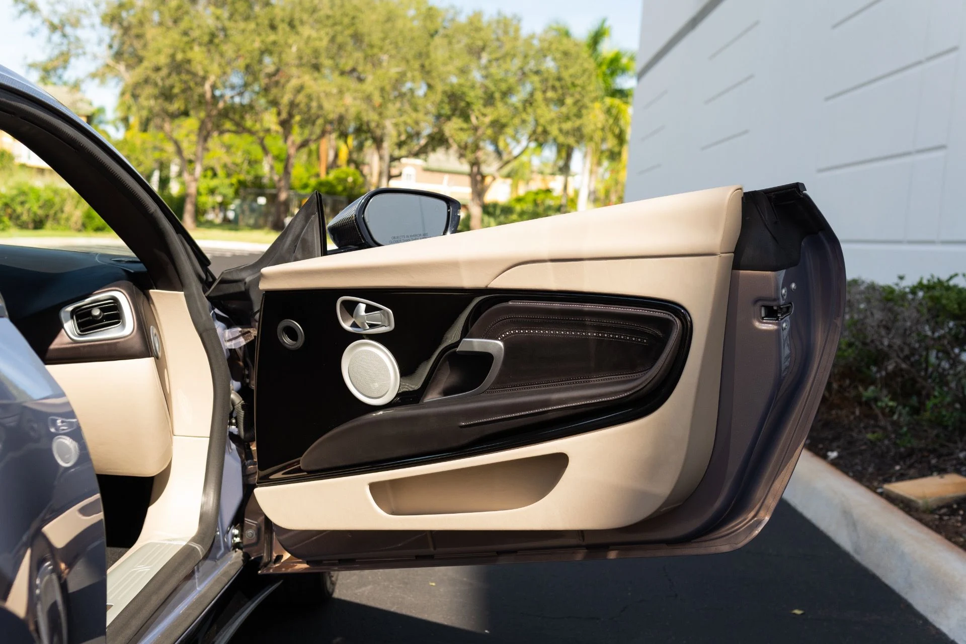 mph048_93092558_Used_2023_Aston_Martin_DB_11_V8_1765580220_c19158ea4c