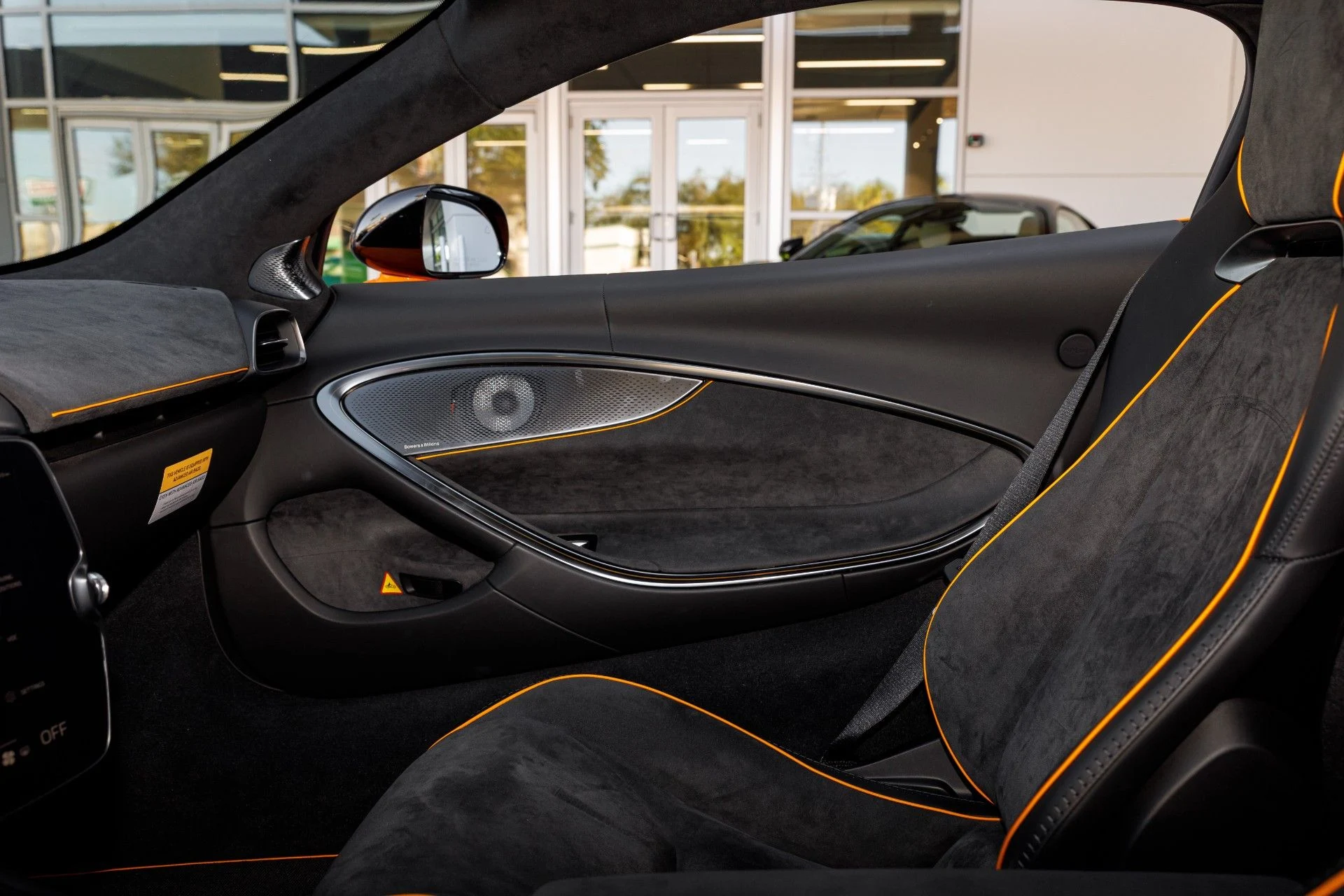 mph048_93386603_653_p49_l_d15999f605