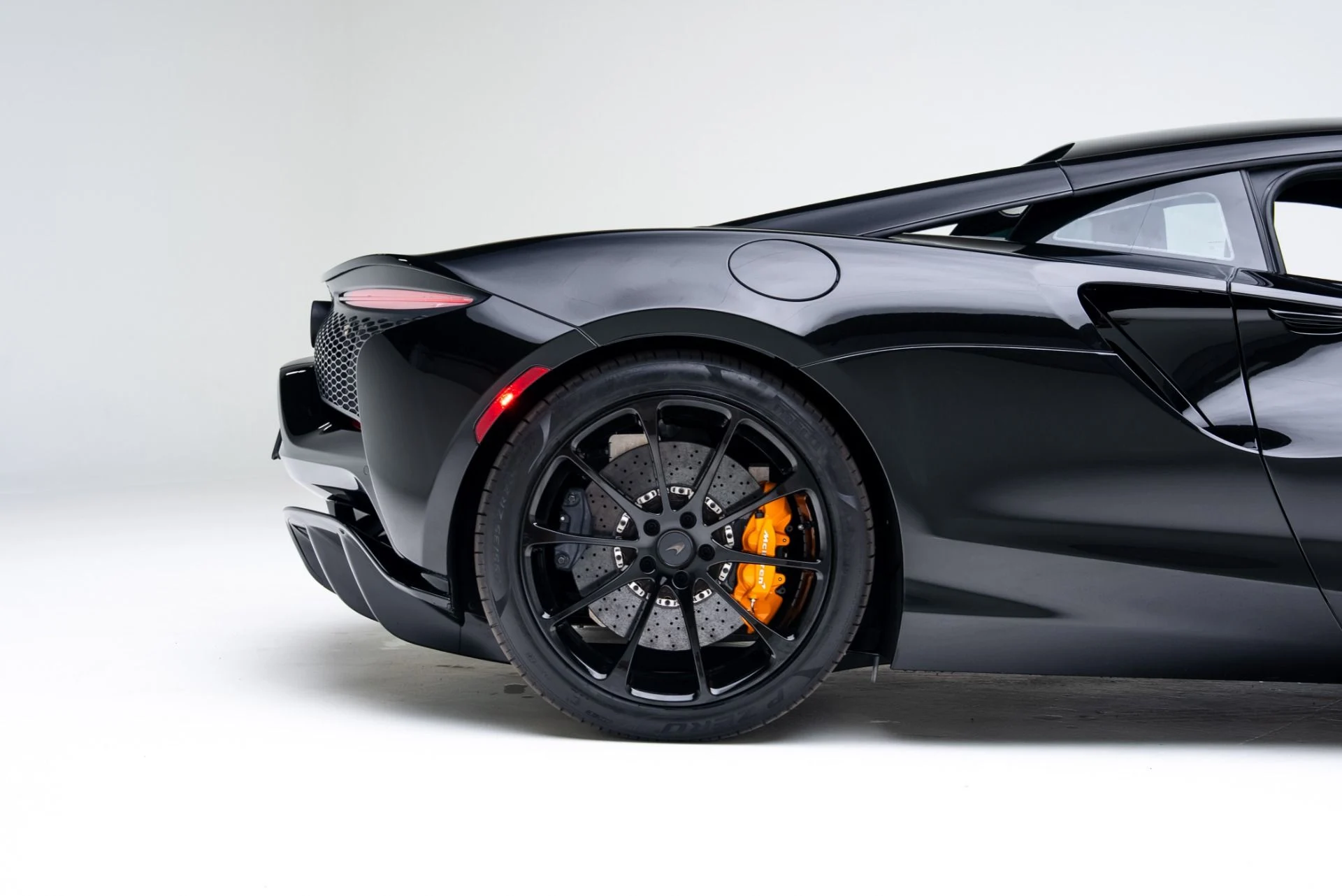 mph048_938380797_Used_2026_Mc_Laren_Artura_1770152566_0cad695ab4