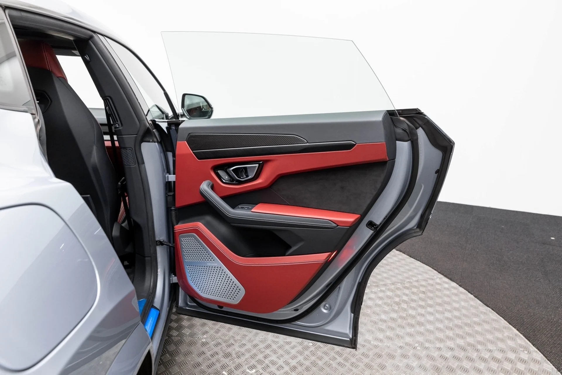 mph048_95357644_49_6476ccf322