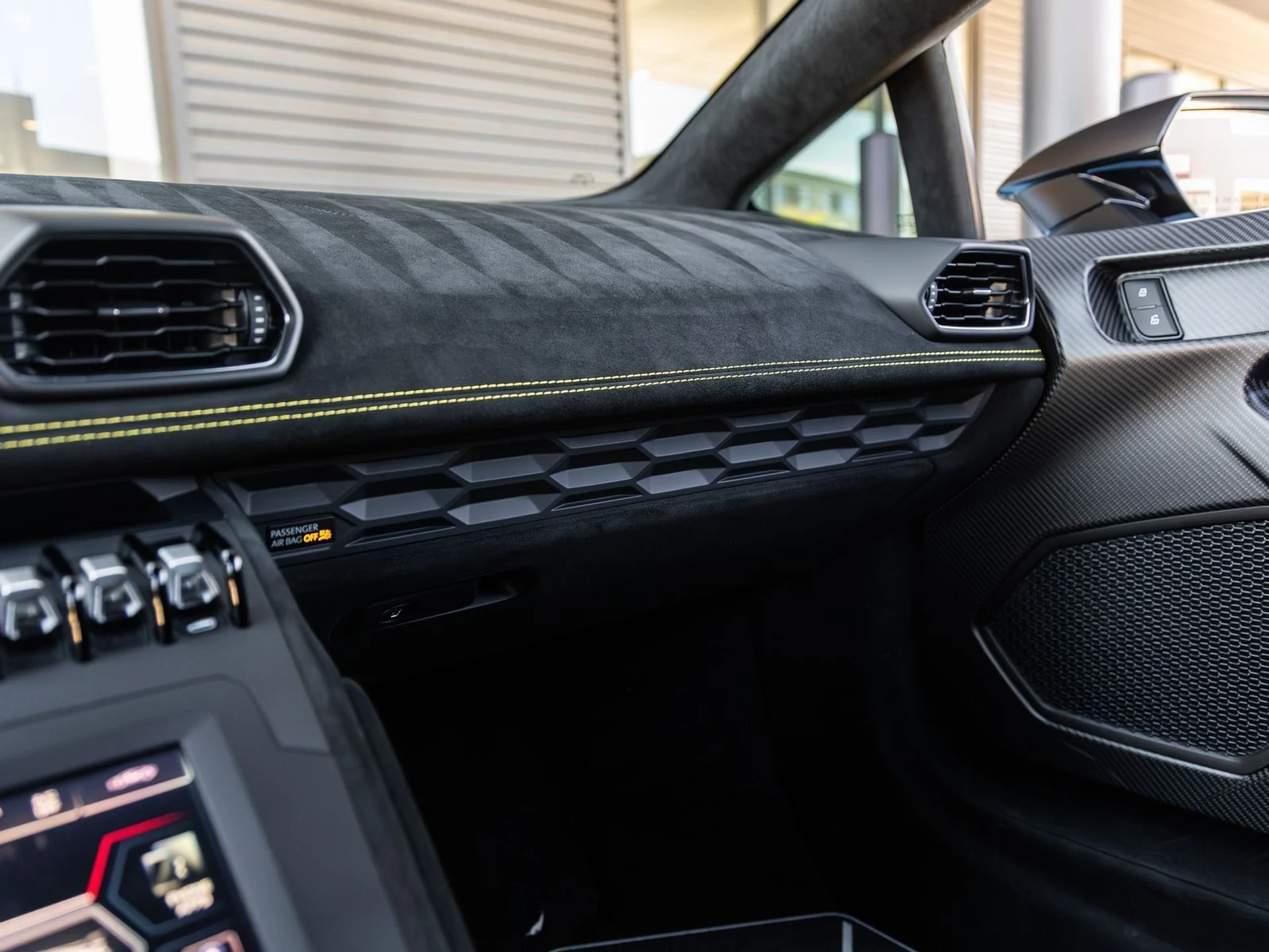 mph048_95375956_49_65ed046a91