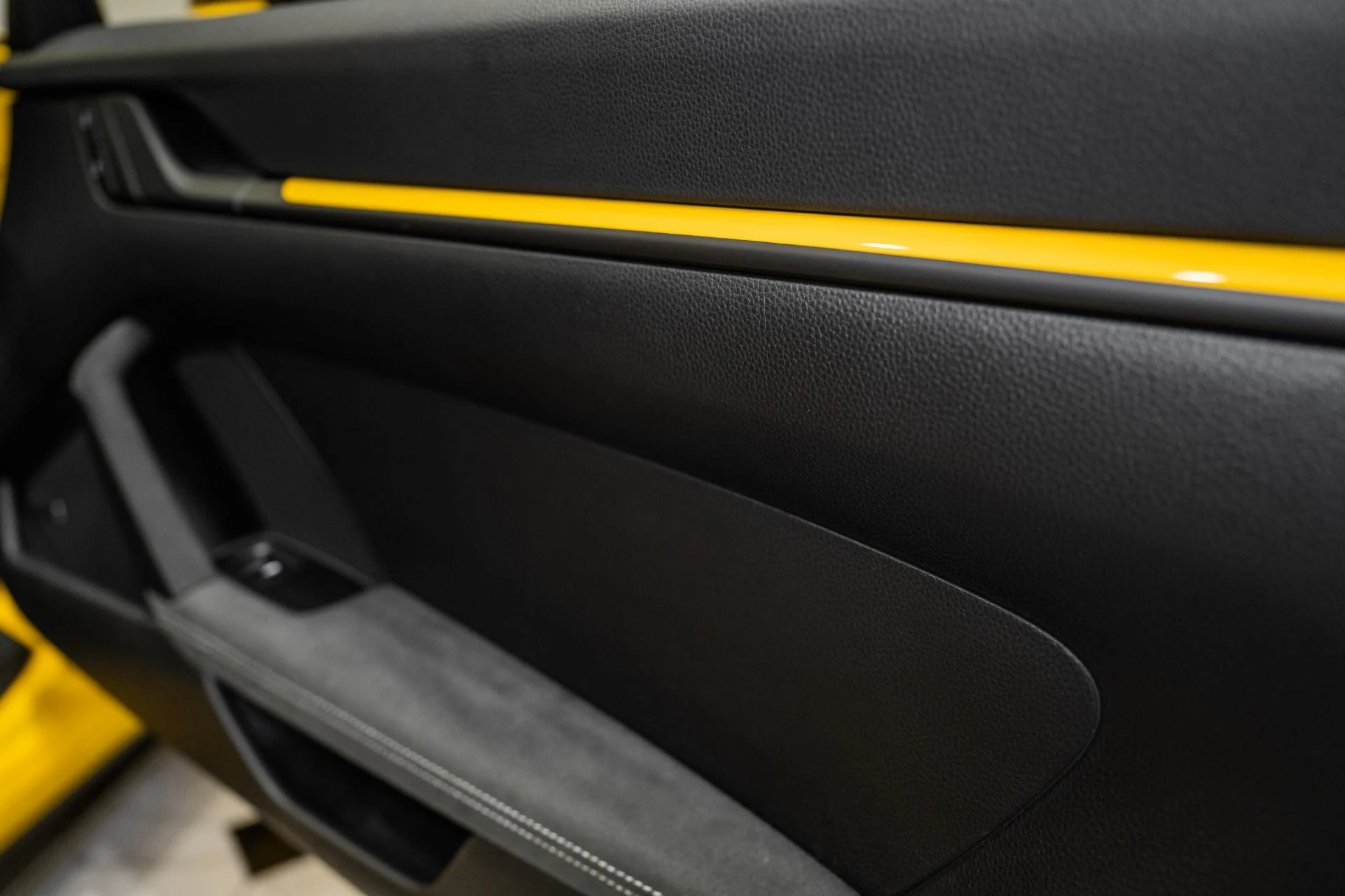 mph048_958879965_Used_2022_Porsche_911_GT_3_1764089810_4fb2526f05