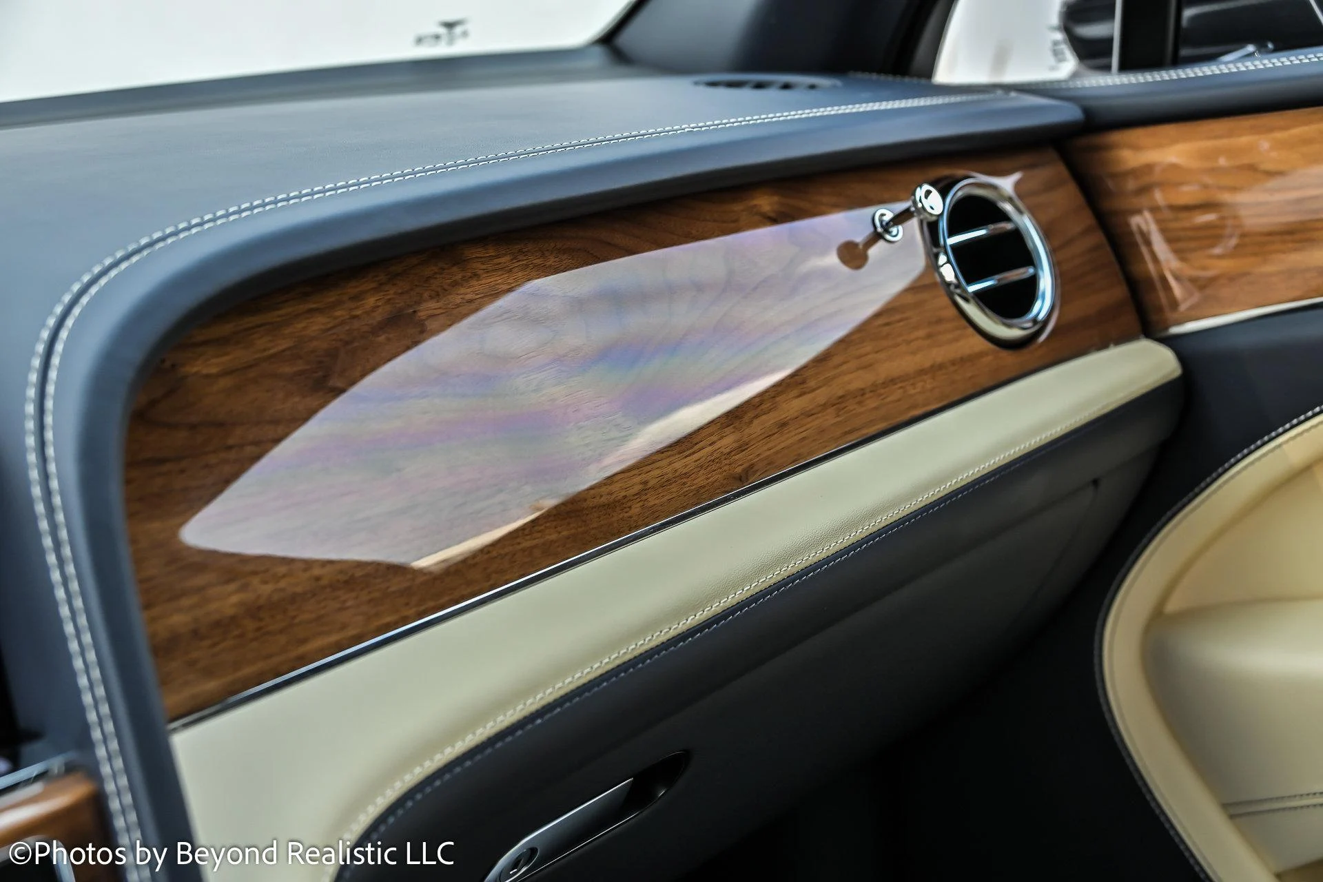 mph048_968050818_Used_2023_Bentley_Bentayga_EWB_1769853192_3a14430c55