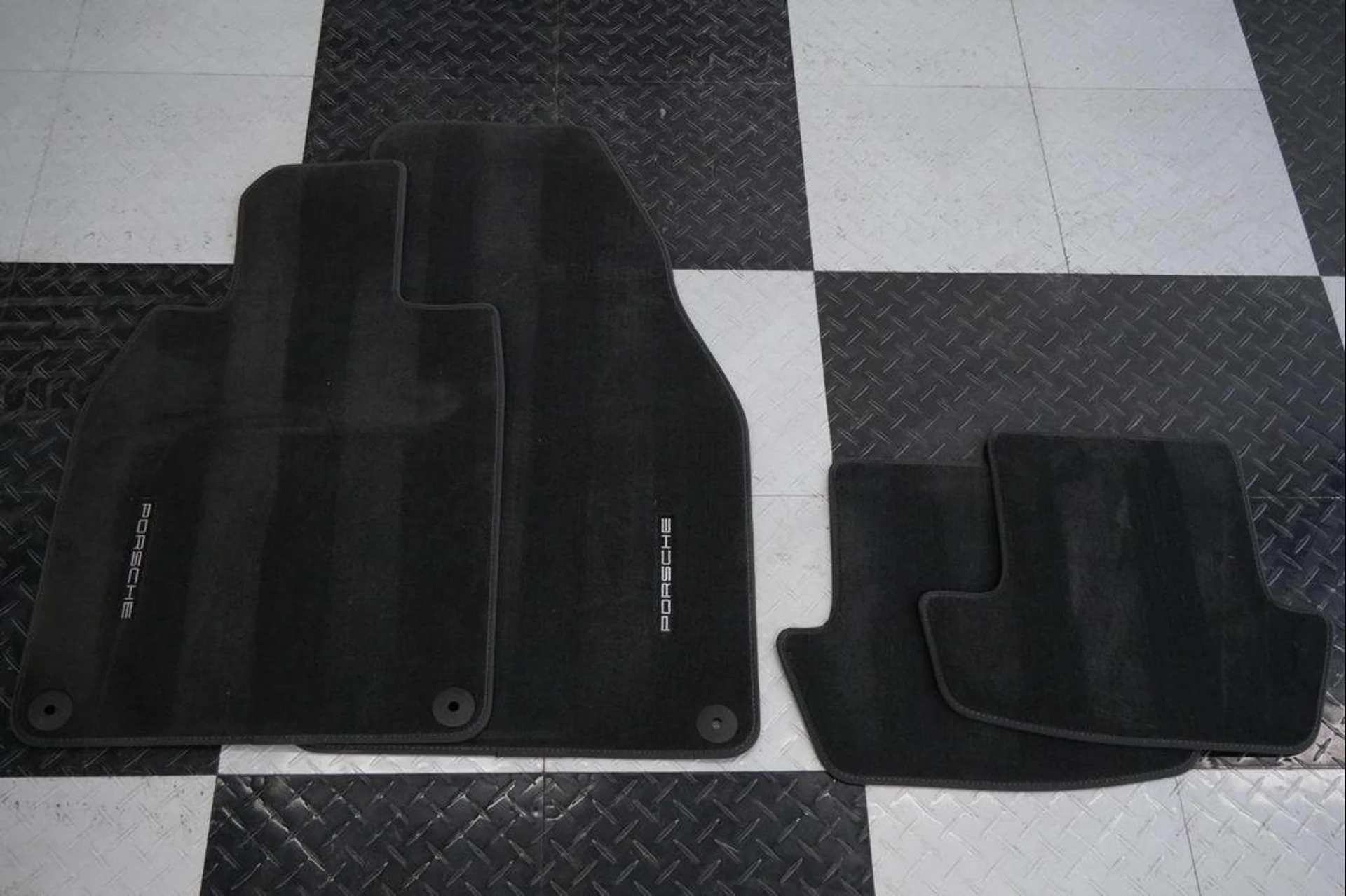 mph048_98645733_2_Gs_GKRRWV_6_HY_apz_E7_OHO_Pvz_S60_390d3e6f63