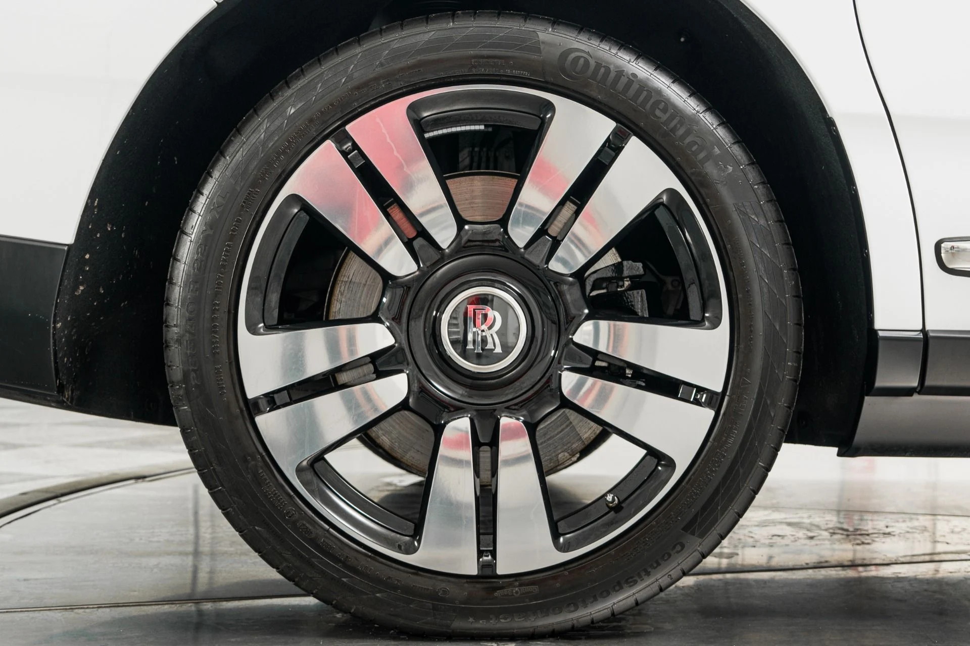 mph048_996876600_Used_2024_Rolls_Royce_Cullinan_Shooting_Star_Headliner_Picnic_Tables_Low_Miles_1772230993_45794a66a2