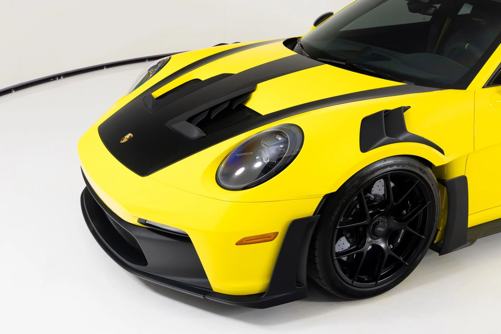 mph049_1007116524_Used_2024_Porsche_911_GT_3_RS_1770767544_066e1c4394