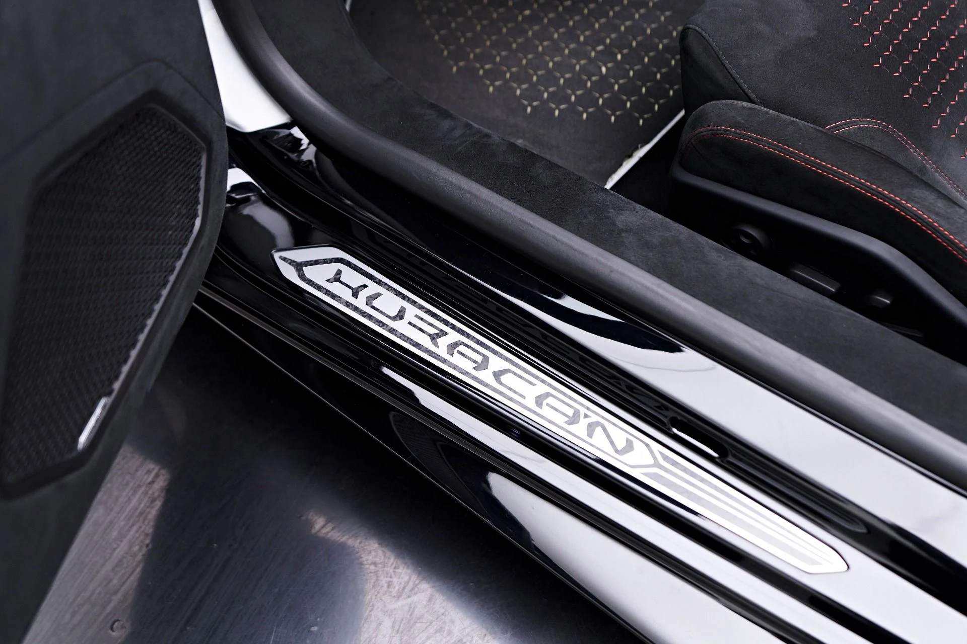 mph049_1009401552_Used_2018_Lamborghini_Huracan_Performante_1754074926_48b421ca50