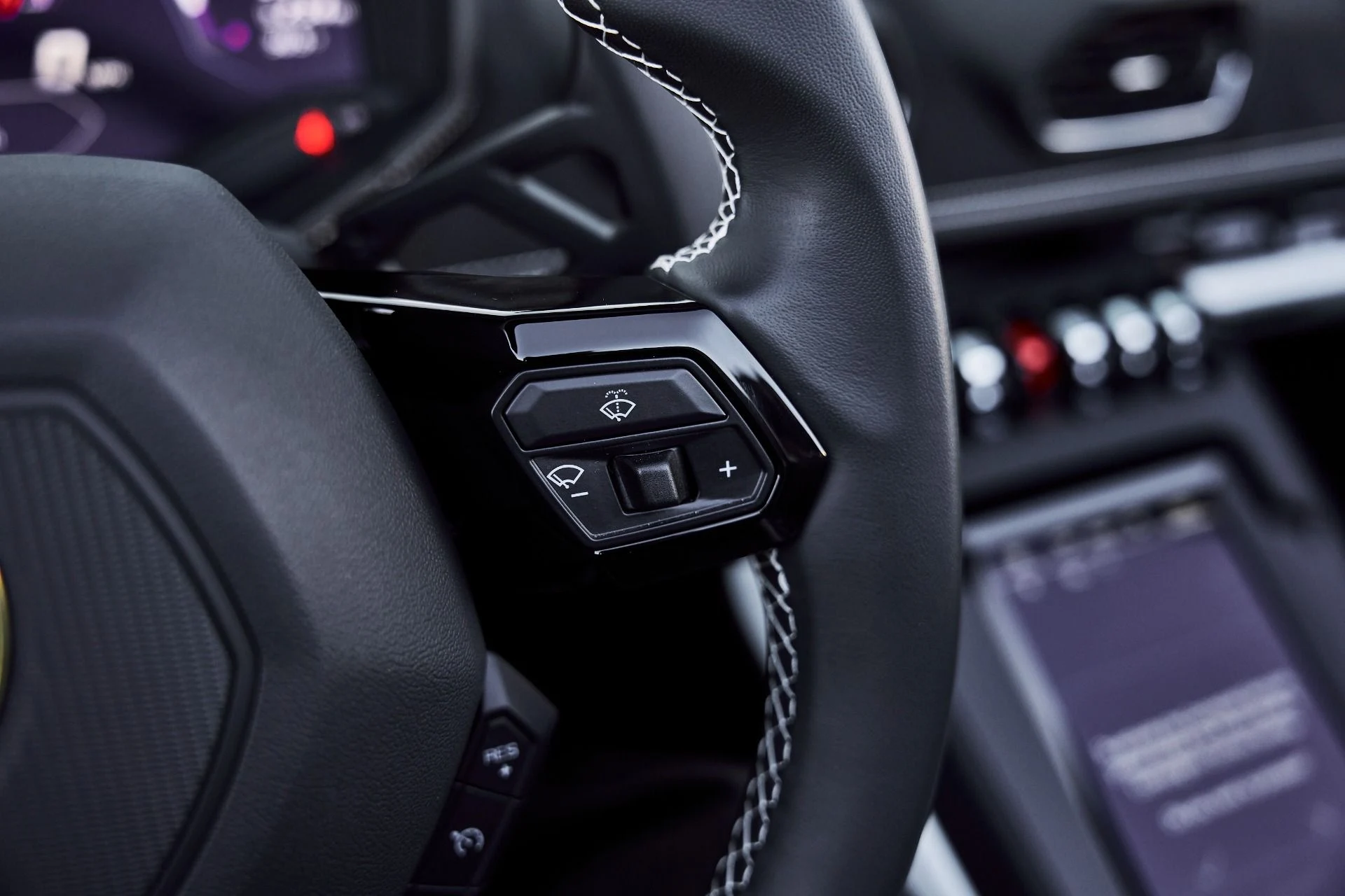 mph049_1033298971_Used_2024_Lamborghini_Huracan_EVO_Base_1774744616_9dbd06be29