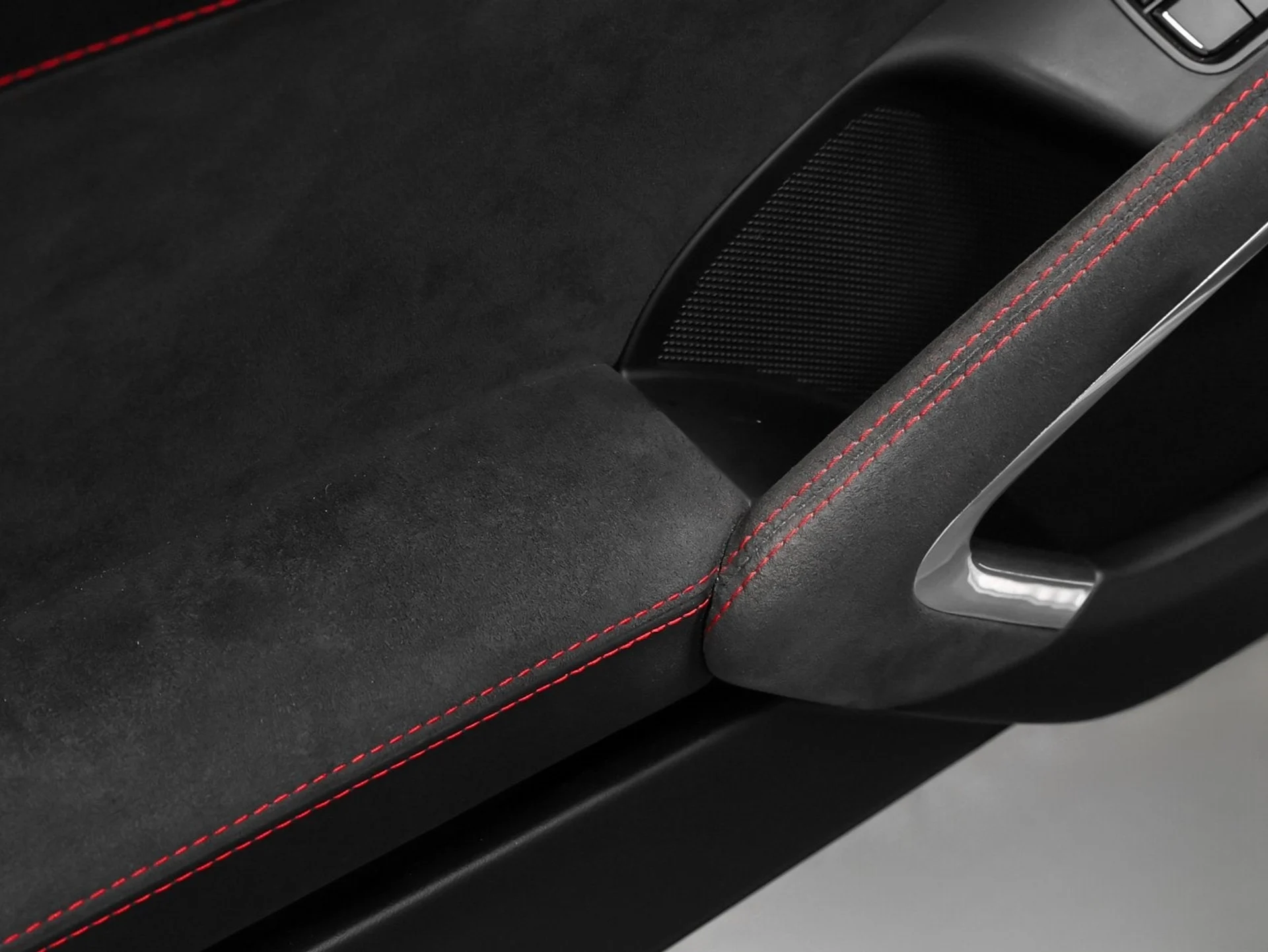 mph049_1036360622_50_60ee15e91b