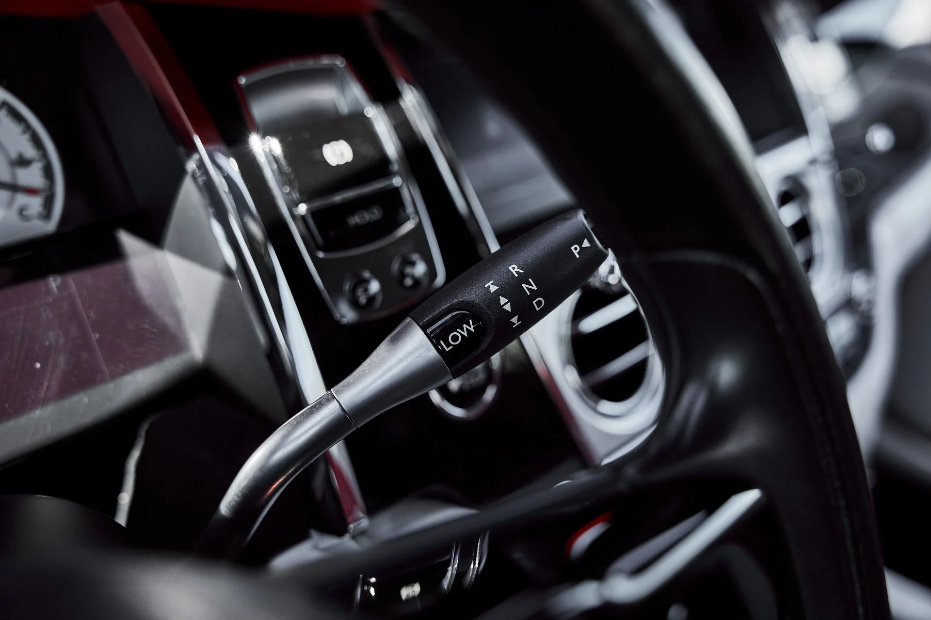 mph049_1038390102_Used_2020_Rolls_Royce_Wraith_Base_1775285243_922a731635