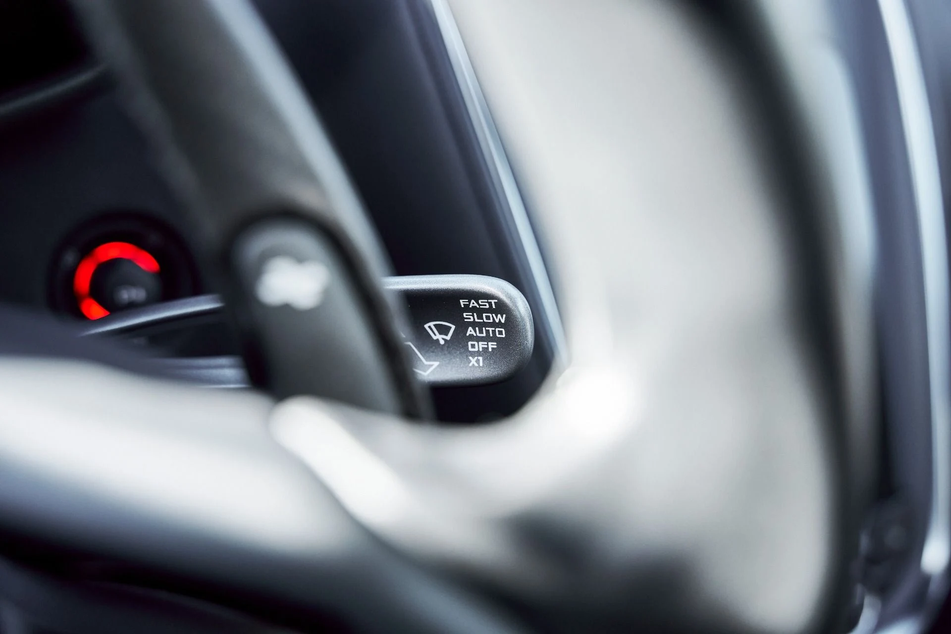 mph049_1038682726_Used_2020_Mc_Laren_570_S_1768499825_089e4fbf5e