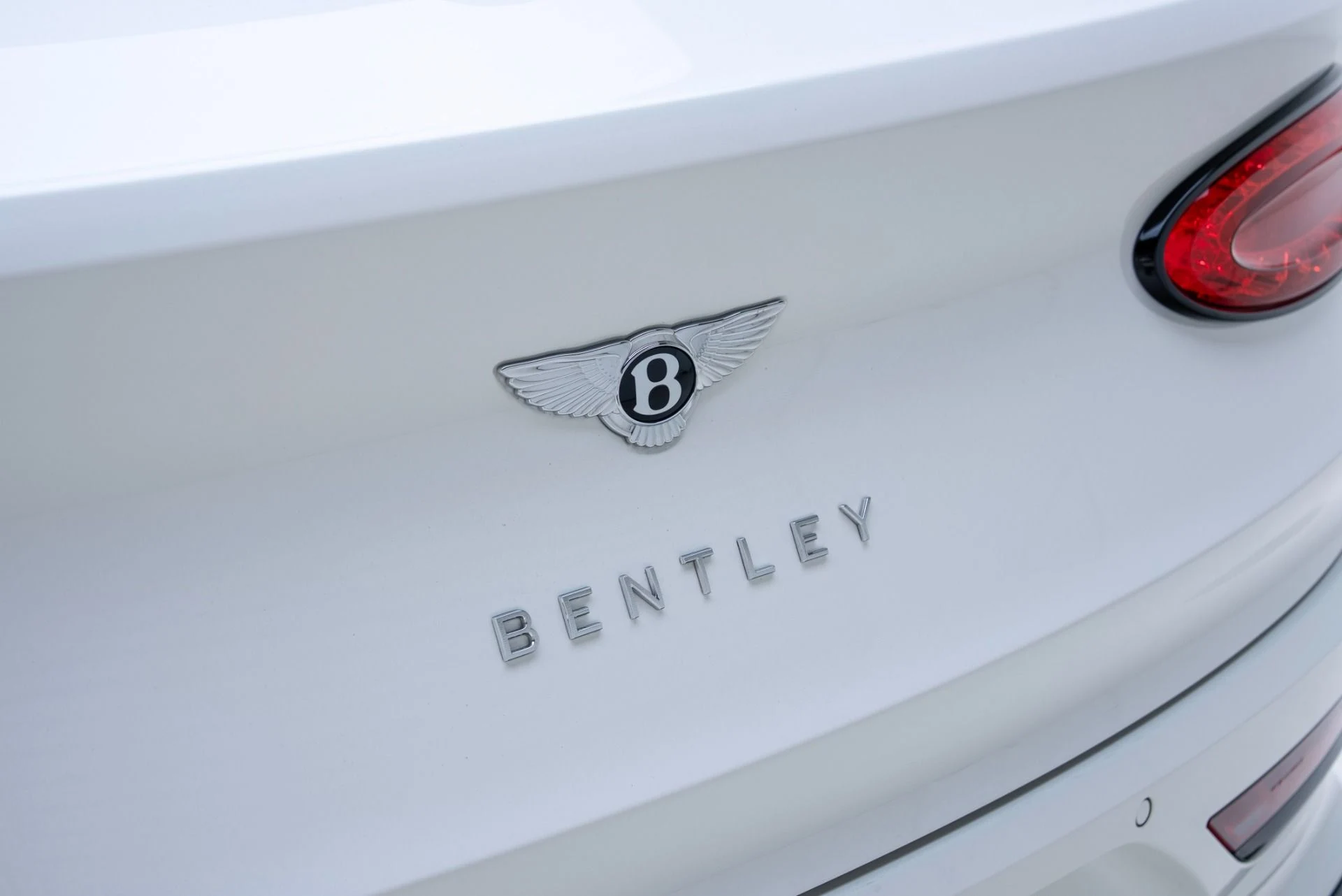 mph049_1057525635_Used_2022_Bentley_Bentayga_S_V8_1779389861_2823ae1895