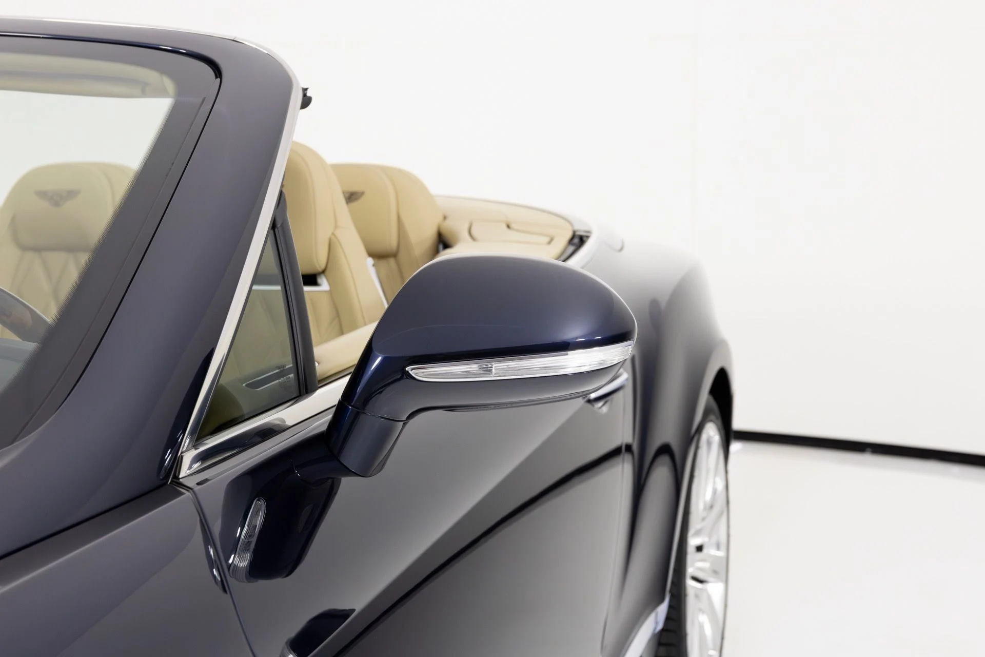 mph049_1066028659_Used_2014_Bentley_Continental_GT_V8_1766612374_3ba33b49ef