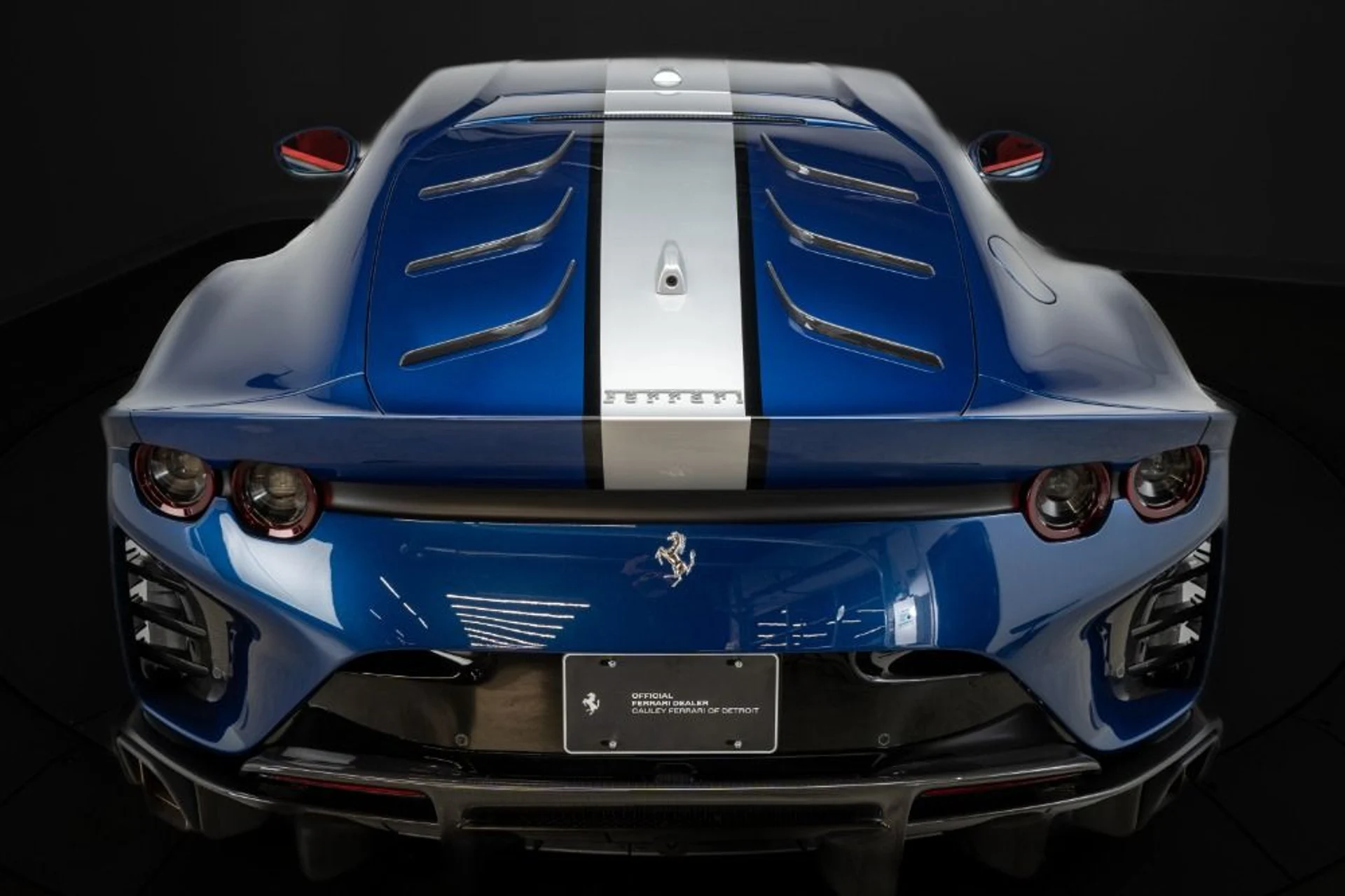 mph049_1073312656_Used_2022_Ferrari_812_Competizione_bf309001e3