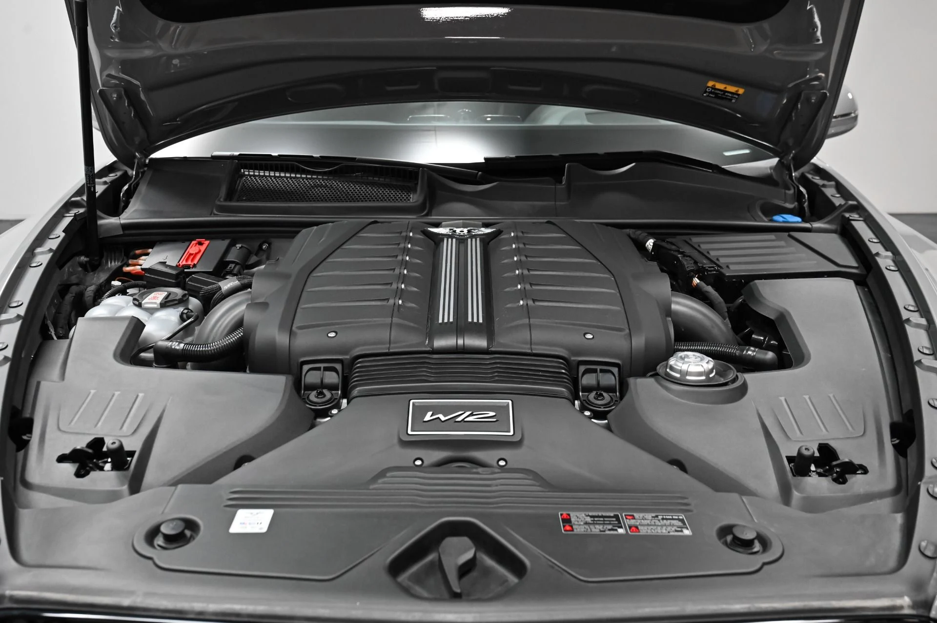 mph049_1083185737_Used_2022_Bentley_Bentayga_Speed_1758039444_89b8f89e8e