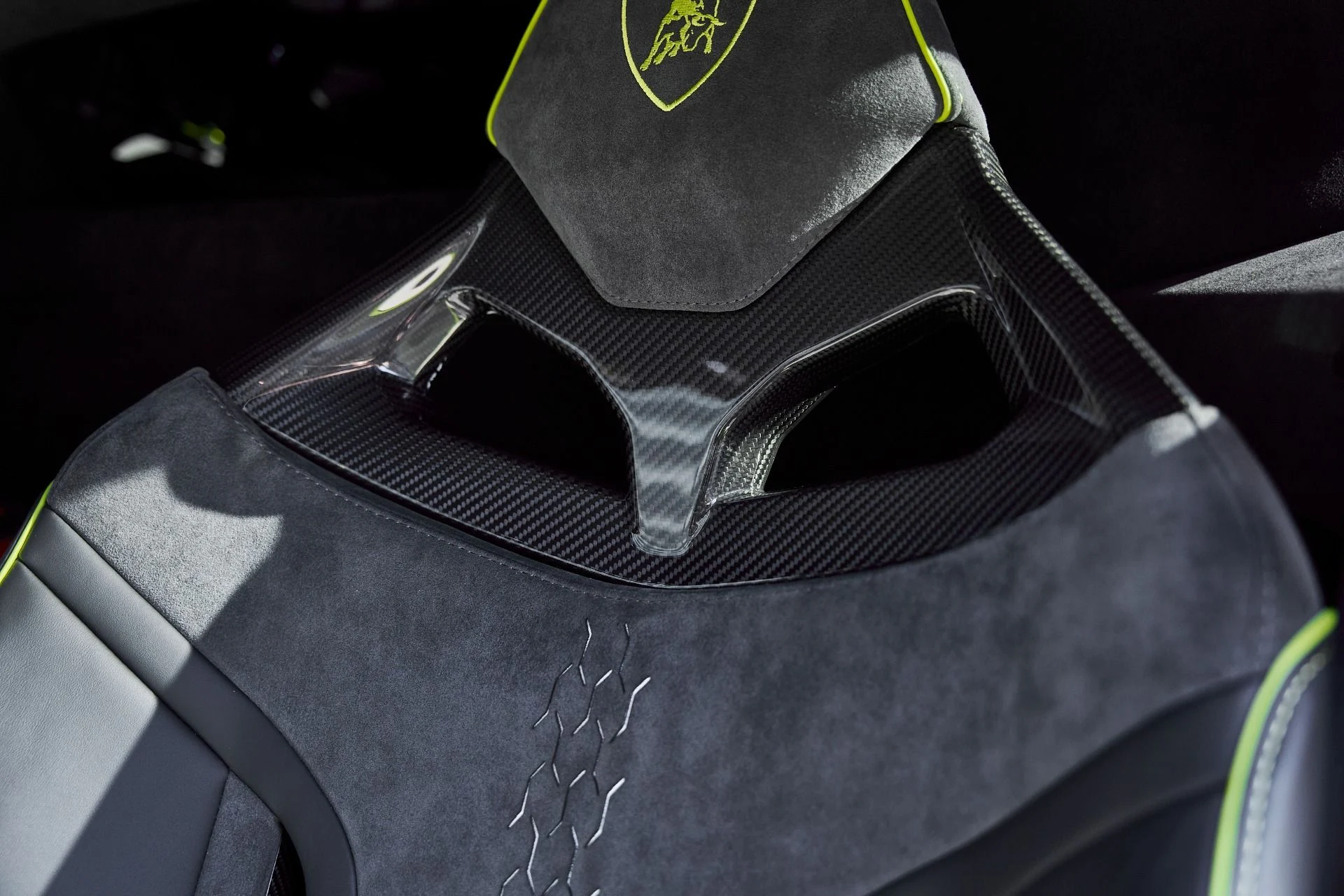 mph049_1084560859_Used_2024_Lamborghini_Huracan_Sterrato_Base_1767062465_9d9647b9ea