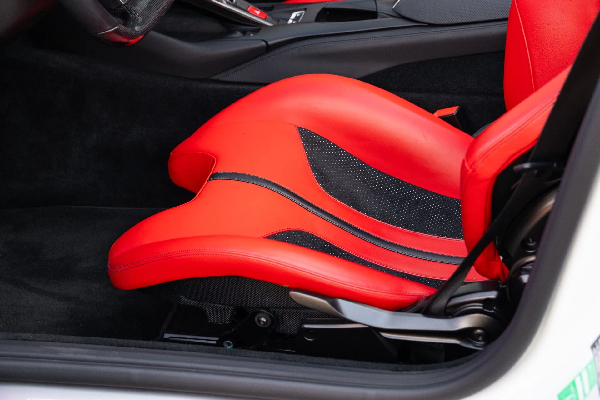 mph049_1088133167_Used_2021_Ferrari_812_GTS_1770760712_17b257d8d2