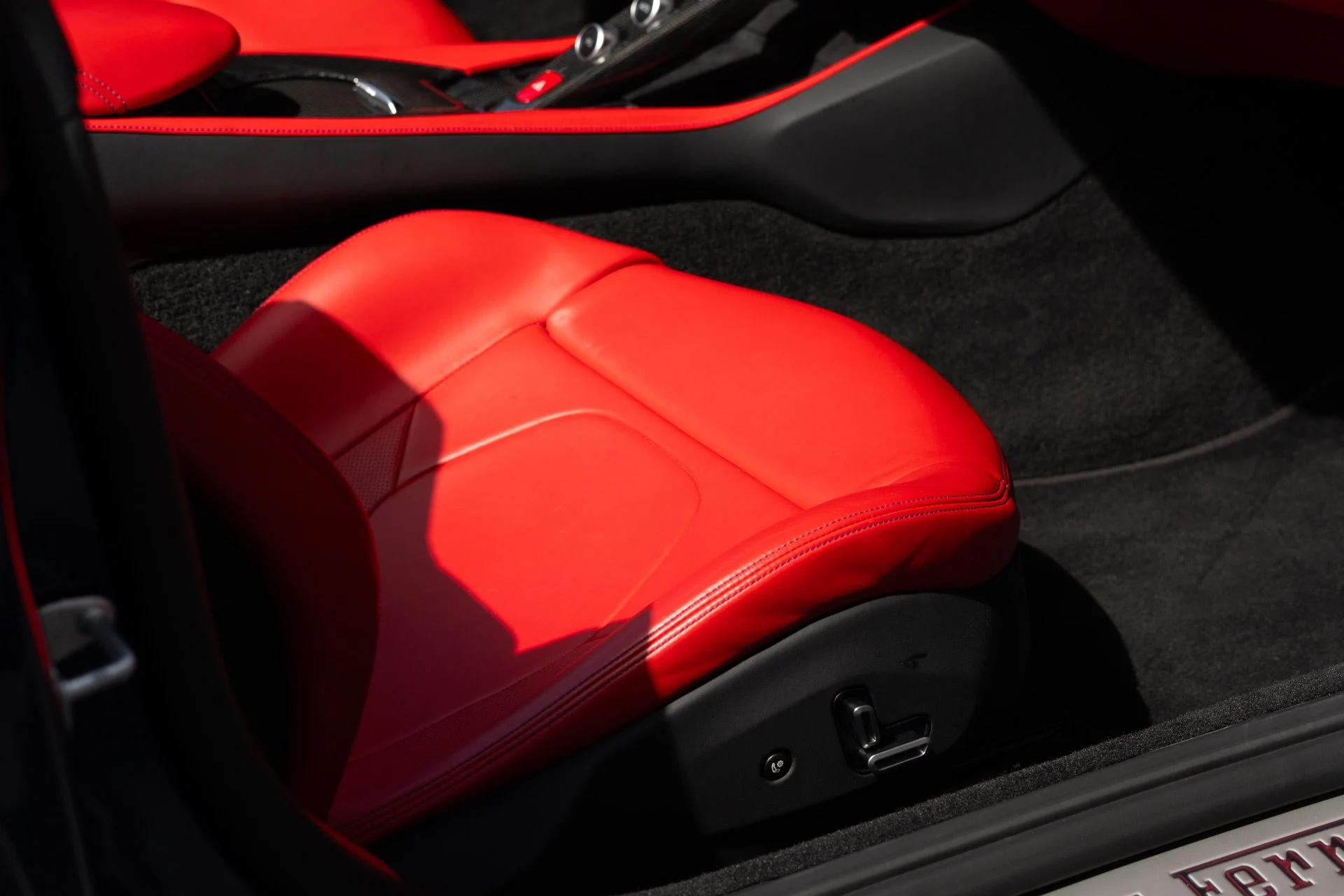 mph049_1118470854_Used_2019_Ferrari_Portofino_1780888386_c607b0c7ad
