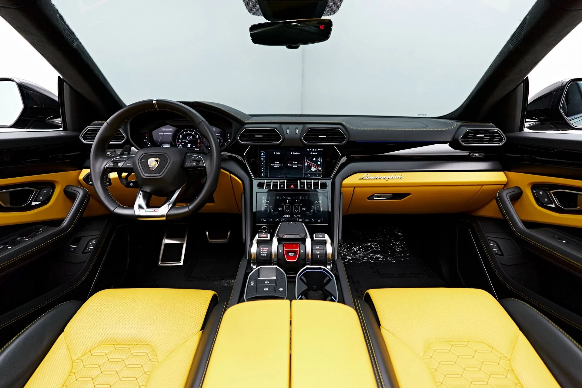 mph049_1127845123_Used_2022_Lamborghini_Urus_1714440387_4aa9c85d4a