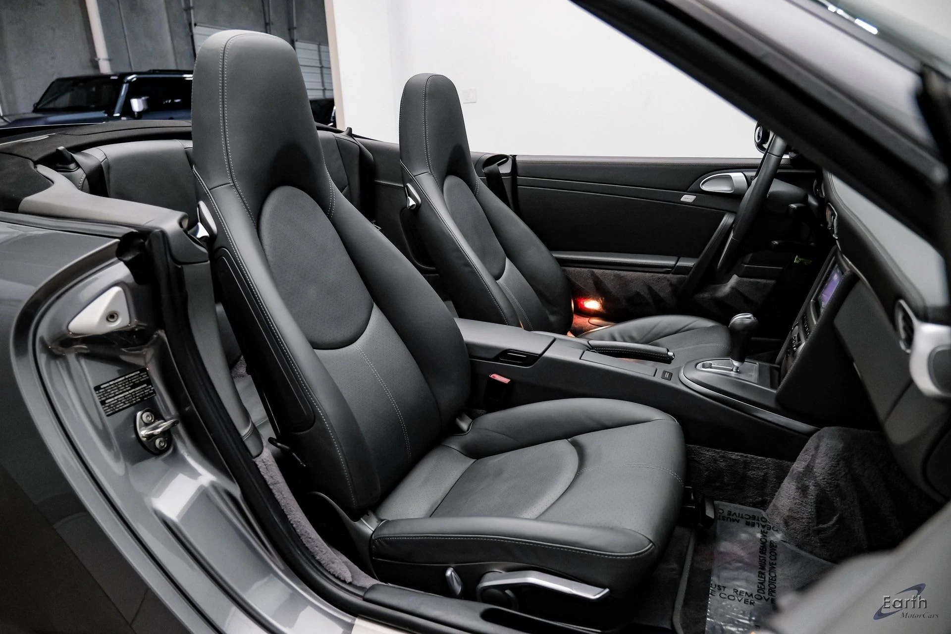 mph049_1137048833_38c00d33aefb2f86df99db70416cdd9ex_9249649cd5