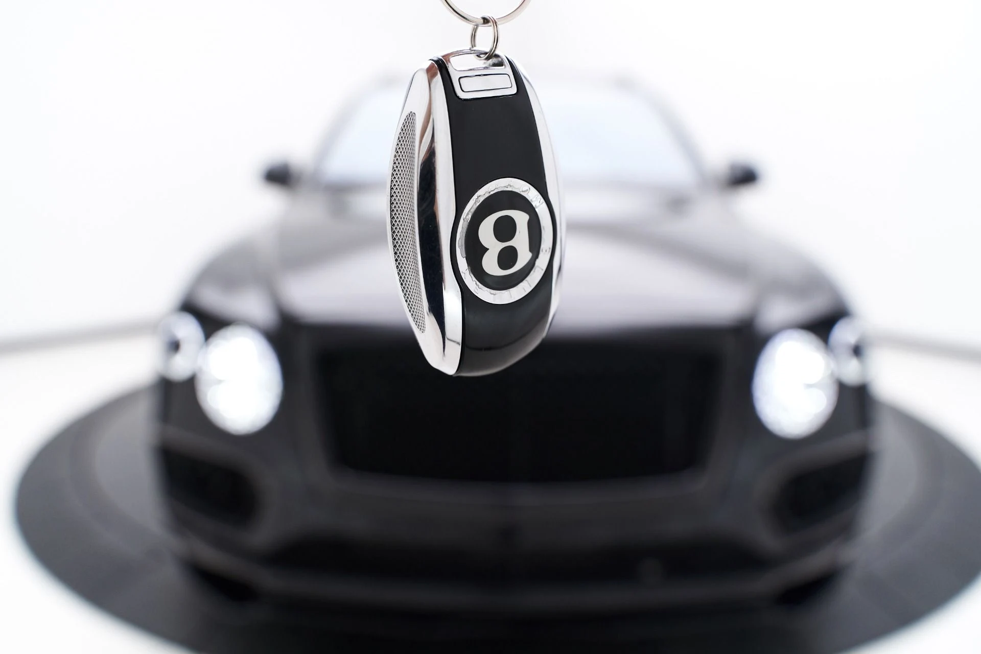 mph049_1163330781_Used_2017_Bentley_Bentayga_W12_1648839989_583d87afd6