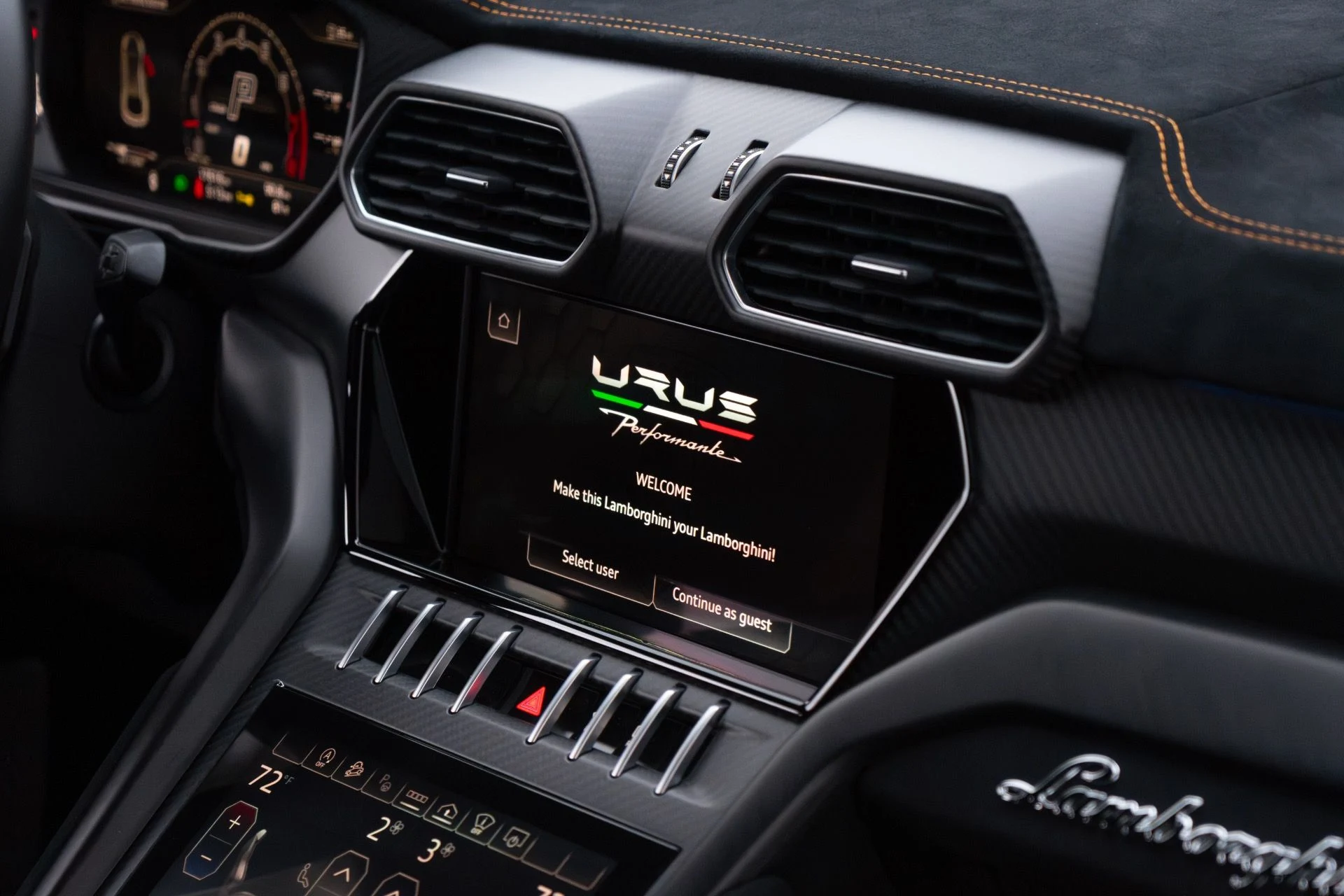 mph049_1188516072_Used_2023_Lamborghini_Urus_Performante_1764644913_3107dd989c