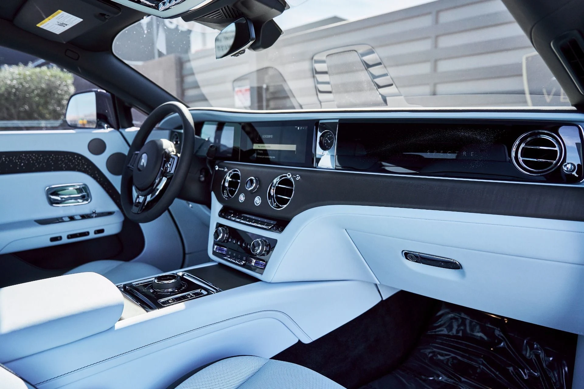 mph049_1207384926_Used_2025_Rolls_Royce_Spectre_Base_1773452534_8c368871ef