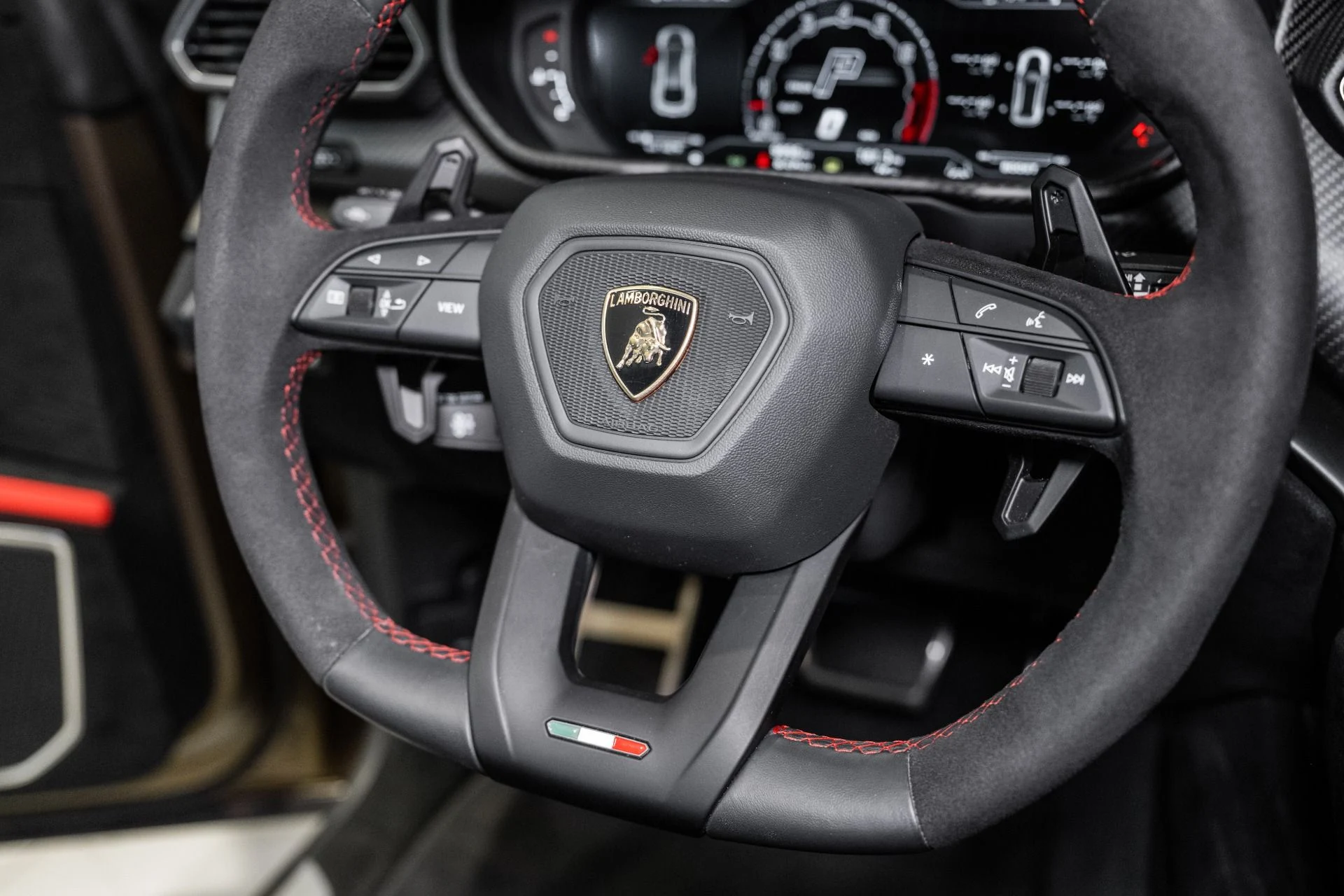 mph049_1218122737_Used_2024_Lamborghini_Urus_Performante_1777998956_8a65f02478