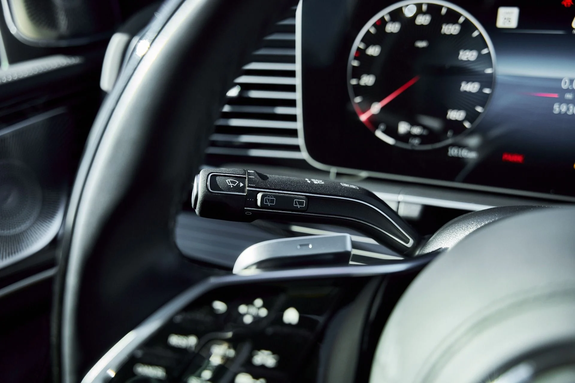 mph049_1218478323_Used_2024_Mercedes_Benz_GLS_Maybach_GLS_600_1766882860_15d4683d5a